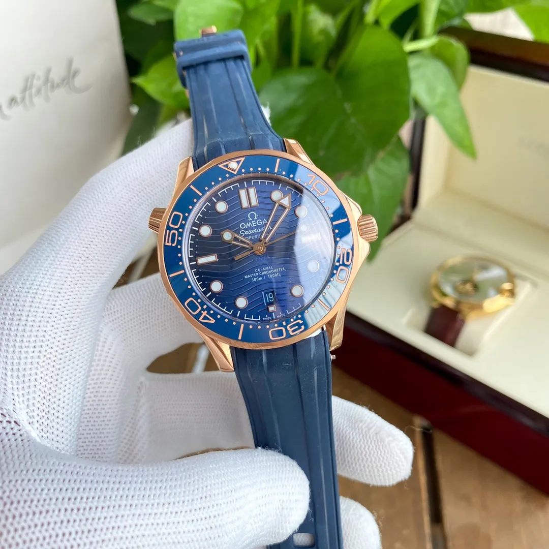 【Foreign trade import】💰1160! OMEGA-OMEGA🏅🏅 Type: Men's watch 🎉🎉 Case: Top version 316 stainless steel L Strap: Natural rubber waterproof tape Movement: 8215 Citizen mechanical movement ⚙️ Mirror: High-end double-pushed sapphire mirror glass Size: 40mm in diameter and 11mm thick ⭐"Original single molded pin buckle Ice blue luminous Steel strap buckle can be fine-tuned Calendar disk color official website synchronization ”⭐ 🍷Exquisite inheritance of real effects, quality guaranteed! ‼ ️The elegant style instantly enhances the charm of men and is a symbol of taste and noble life!
