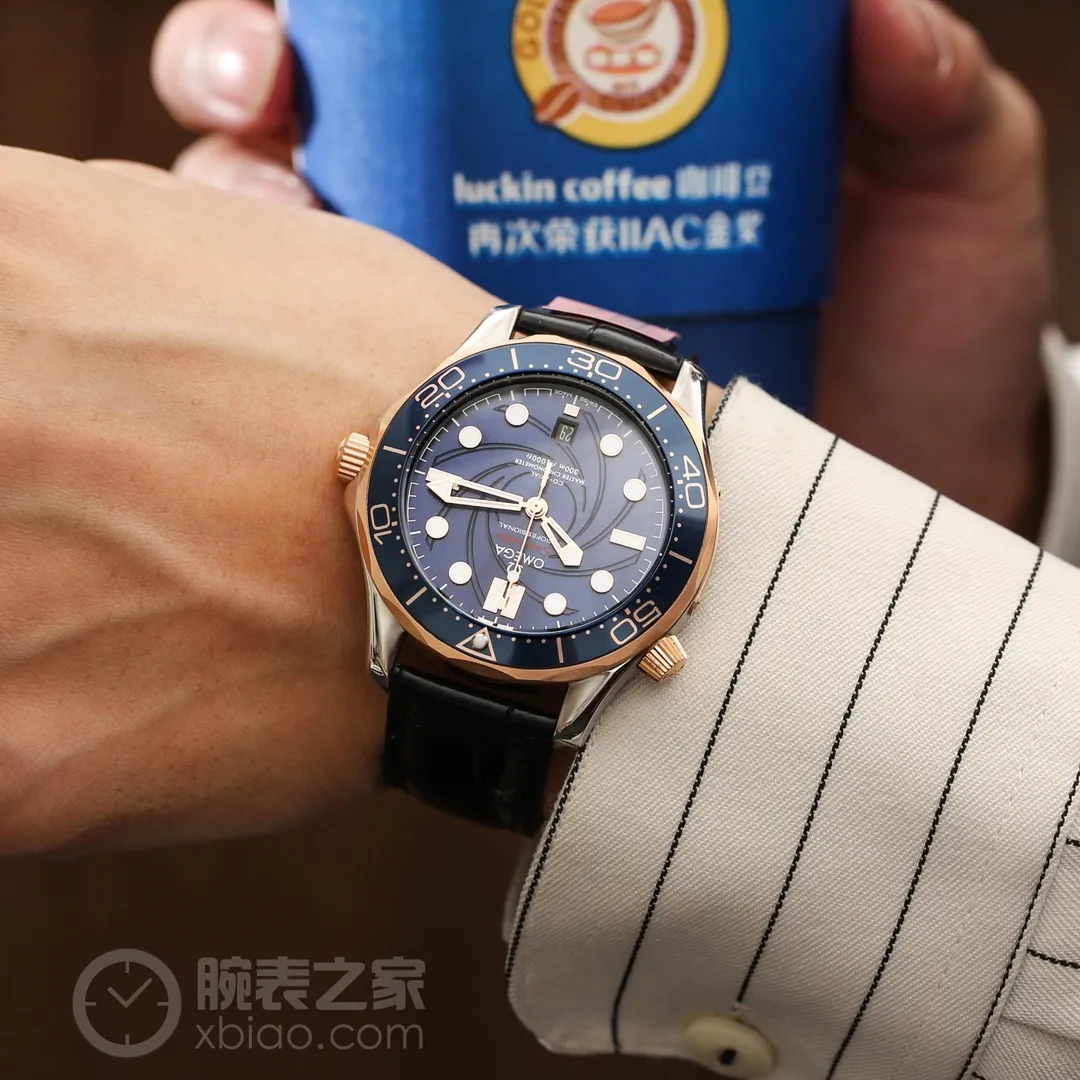 【High-end replica】💰1240! Omega (noble quality, return of exquisite products) [hot style] Type: fine men's watch (top) [Seamaster series] Strap: imported rubber/316L stainless steel strap (comfortable) [synchronized original details] Movement: top mechanical movement (stable) [exclusive printing on bottom cover glass] Material: mineral super mirror (wear-resistant) embossed essence, vast atmosphere, ingenuity, wrist treasure Size: diameter 42mm, thickness 12mm. Hot sale! Welcome to reprint! . Please look for XZ factory quality! XZ factory highly recommends this model! 🔺🔺🔺 [Produced by