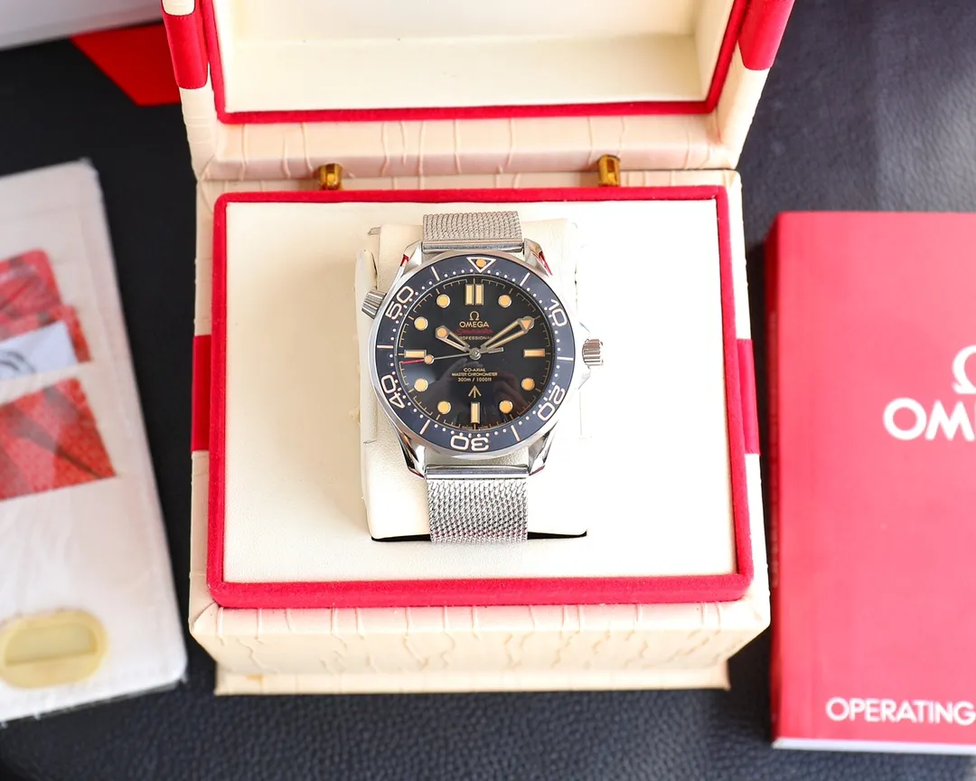 Brand: Omega top replica Seamaster 300 meters Type: Men's watch [strong] Case: Top 316 stainless steel (high quality workmanship) Strap: Top 316 stainless steel Movement: Brand new original Citizen 8215 movement (stable travel time and zero repair) Glass: Advanced strengthened coated mirror Size: Diameter 41mm