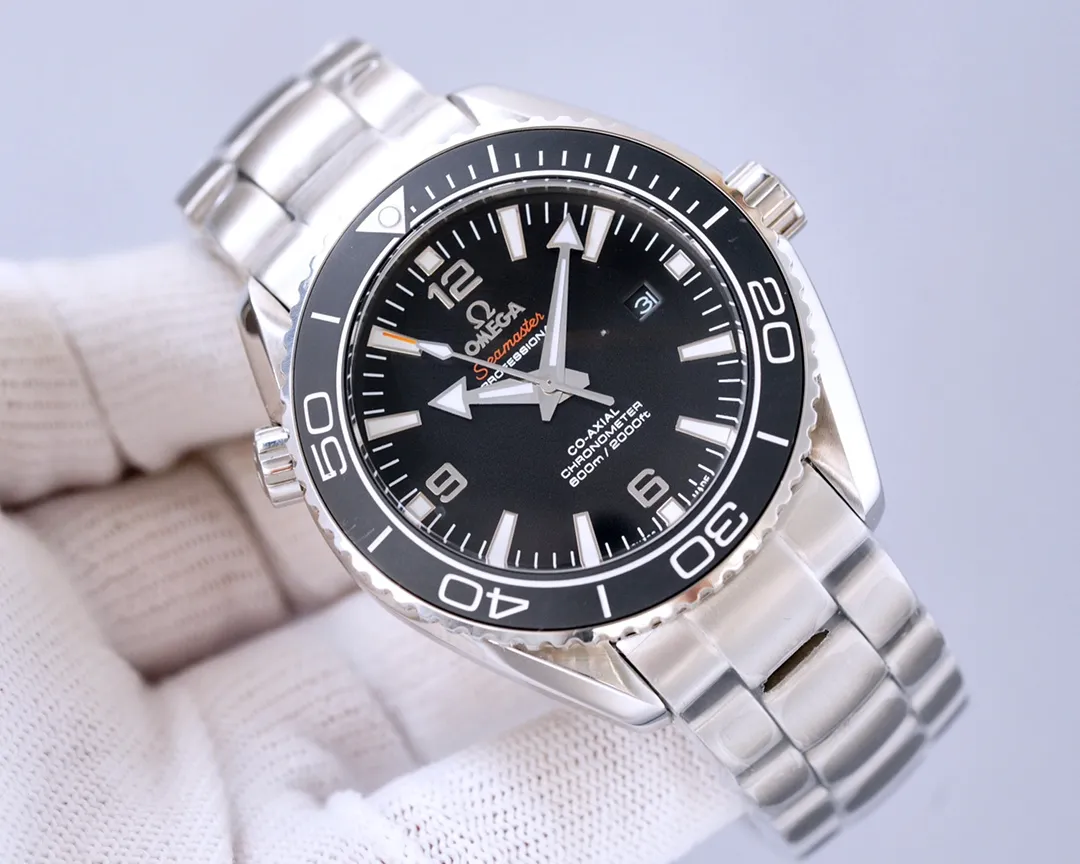 Taiwan factory 💰1720! Top replica 💰2700! Omega Planet Ocean 600 meters, the entire series of watches once again reaches the top! Five codes in one, warranty card, diamond card, observatory certification card, hang tag, etc. Exclusive number 87895505, exclusive quality, exclusive packaging. In 2021, the official website strongly recommends the exclusive quality of the Seamaster series 600-meter diving watch. [Model] 215.32.44.21.01.001 [Movement] Equipped with 8900/8906 automatic mechanical movement, original see-through design, corrected movement, accurate running time, strong practicality, 100% waterproof [Glass] With arched wear-resistant glass, diameter 43.5mm, thickness 15.5mm [Case] Made of 316L stainless steel, post-processed and polished, equipped with the only black sand ceramic ring in its class with an original one-way rotating timing ring. [Watch strap] Belt/tape/steel strap, buckle steel strap 316L fine steel brushed and polished, Italian imported cowhide with imported frog glue, steel strap with same-class original Omega stretch buckle, fine-adjustable buckle, same-class value, please certify the exclusive details, the exclusive quality code is 87895505 Authentic copy-Reprint🔥Top product, high quality products constantly🔥