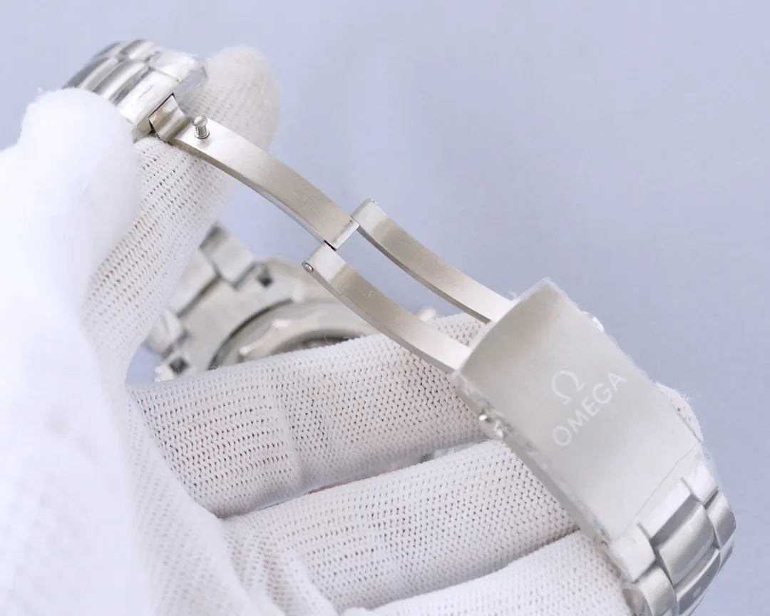 Taiwan factory 💰1720! Top replica 💰2700! Omega Planet Ocean 600 meters, the entire series of watches once again reaches the top! Five codes in one, warranty card, diamond card, observatory certification card, hang tag, etc. Exclusive number 87895505, exclusive quality, exclusive packaging. In 2021, the official website strongly recommends the exclusive quality of the Seamaster series 600-meter diving watch. [Model] 215.32.44.21.01.001 [Movement] Equipped with 8900/8906 automatic mechanical movement, original see-through design, corrected movement, accurate running time, strong practicality, 100% waterproof [Glass] With arched wear-resistant glass, diameter 43.5mm, thickness 15.5mm [Case] Made of 316L stainless steel, post-processed and polished, equipped with the only black sand ceramic ring in its class with an original one-way rotating timing ring. [Watch strap] Belt/tape/steel strap, buckle steel strap 316L fine steel brushed and polished, Italian imported cowhide with imported frog glue, steel strap with same-class original Omega stretch buckle, fine-adjustable buckle, same-class value, please certify the exclusive details, the exclusive quality code is 87895505 Authentic copy-Reprint🔥Top product, high quality products constantly🔥