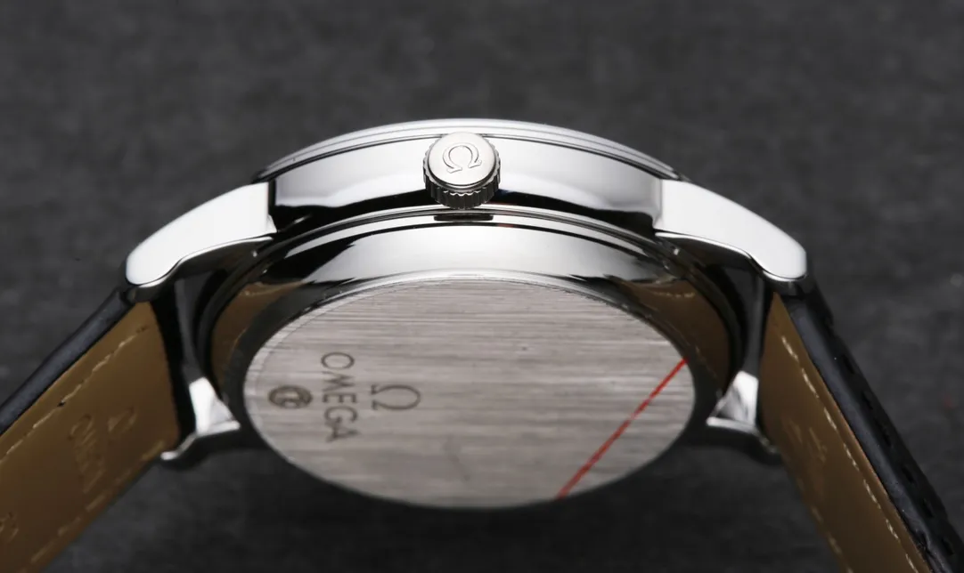 【High-end replica】💰1240! 【Customized all-in-one machine】💰1720! Omega De Ville Couple Series De VILLE Case: 316L stainless steel Strap: 316L stainless steel Glass: sapphire glass Movement: Original Citizen automatic machinery imported 9015 all-in-one movement, accurate, stable and durable Diameter: Male 39.5mm. (Focus on original new machines) Focus is an attitude, produced by JH!