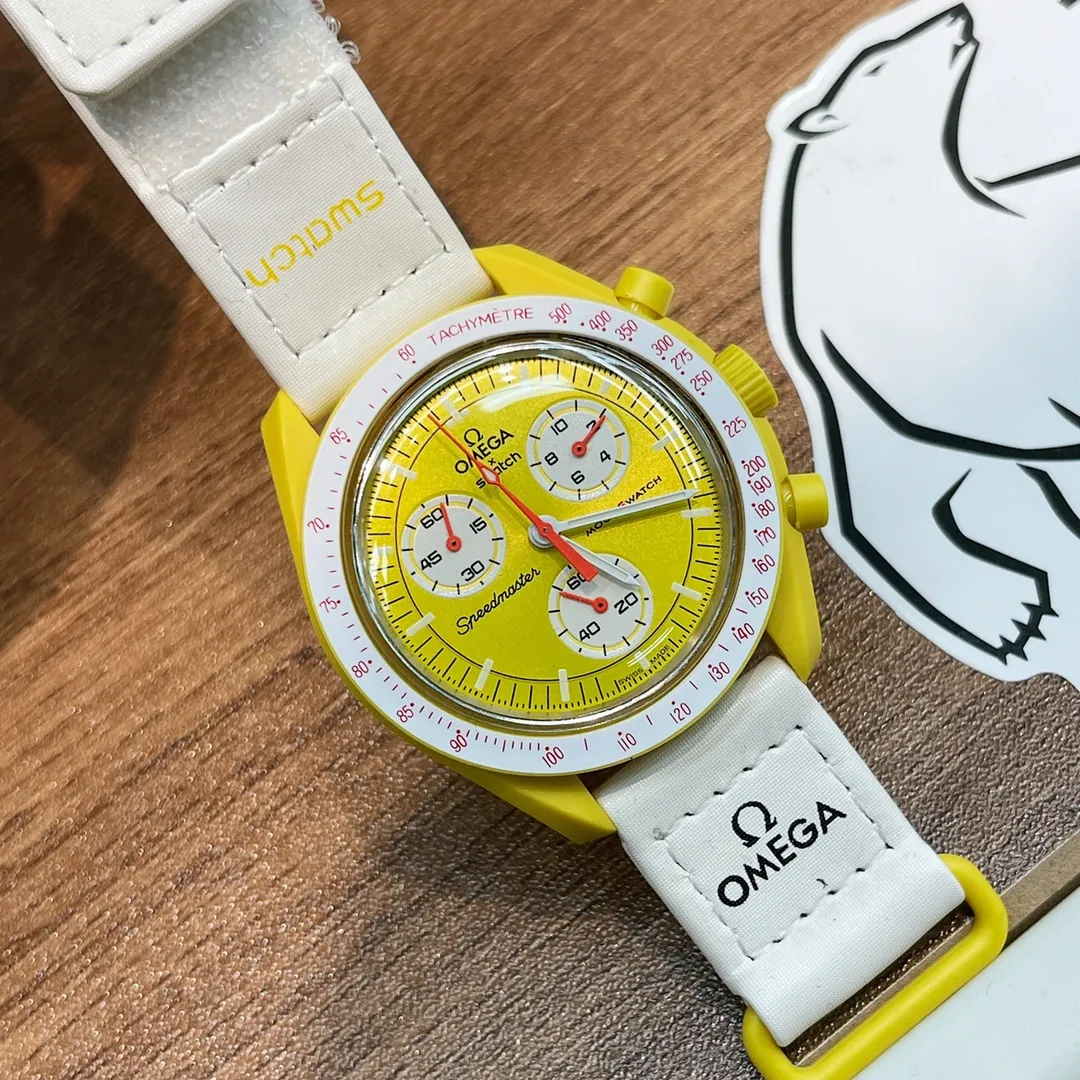 [Original order quality] 💰700! 【Purchasing quality】💰1160! Omega co-branded Swatch, the top version on the market, made of real bioceramic material! Distinguish low-end products in the market! OMEGAxSWATCH Omega x Swatch joint model BIOCERAMIC MOONSWATCH joint watch, this series of watches has a total of 11 models, all named after planetary bodies. They are: Mission to the Sun (gold) Mission to Mercury (dark gray) Mission to Venus (pink) Mission to Earth (blue) Mission to the Moon (black) Mission to Mars (white) Mission to Jupiter (bronze) Mission to Saturn (beige) Mission to Uranus (light blue) Mission to Neptune (dark blue) Mission to Pluto (grey) Each one represents the characteristics of a different planet and uses its elements to decorate the dial, making people want to collect the entire series at once.  Swiss quartz machine, size 42mm. The Velcro strap is waterproof and easy to wear. It is worth buying. It can be collected and given as a gift. It has 11 colors and represents the 11 planets in the universe. The colors are bright and this summer accessory is a must-have!