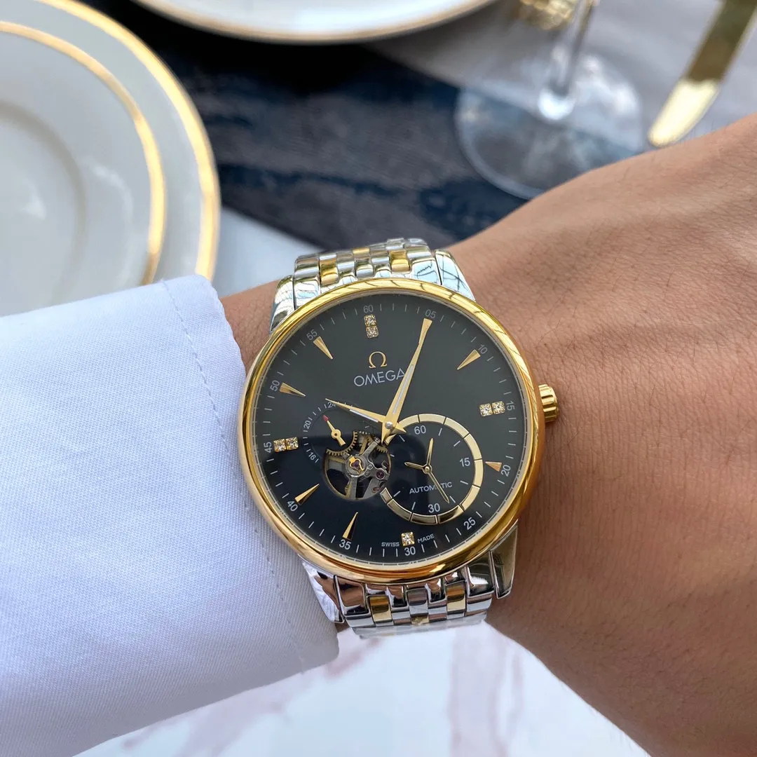 【Foreign trade import】💰1320! Omega (extremely noble and wise work) has many products - hot products are coming🔥🔥The latest model💪 [Type]: Exquisite men's watch (more excellent) Best design [Strap]: Genuine cowhide/316L stainless steel strap (more comfortable) Real men wear [Movement]: Top mechanical movement (zero repair) [Material]: Mineral super strong mirror (more wear-resistant) Smart style and strong three-dimensional sense Special design returns with great reputation. Size: diameter 40mm, thickness 12mm. Smart launch! Welcome to reprint!