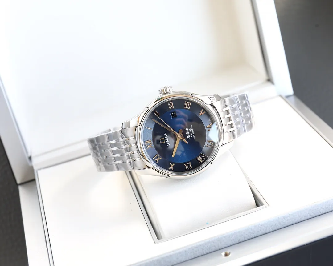 【High-end replica】💰1240! 【Customized all-in-one machine】💰1760! Omega De Ville series men's mechanical watch, a new upgraded version will arrive in 2023. The modified quality is exclusively customized with a special design of the 8500 movement splint. [Movement] Re-engraved and restored 8500 coaxial movement, with a see-through bottom showing the movement at a glance, perfectly presented. [Case] 316L stainless steel case, made with exclusive CNC technology, with arched wear-resistant super strong glass, clear text lines and well-proportioned checkering. Three degrees waterproof, watch diameter 41/11mm [Watch chain] Italian imported cowhide leather strap with original folding clasp or 316 stainless steel original clasp optional. The exclusive quality code is 83145368.