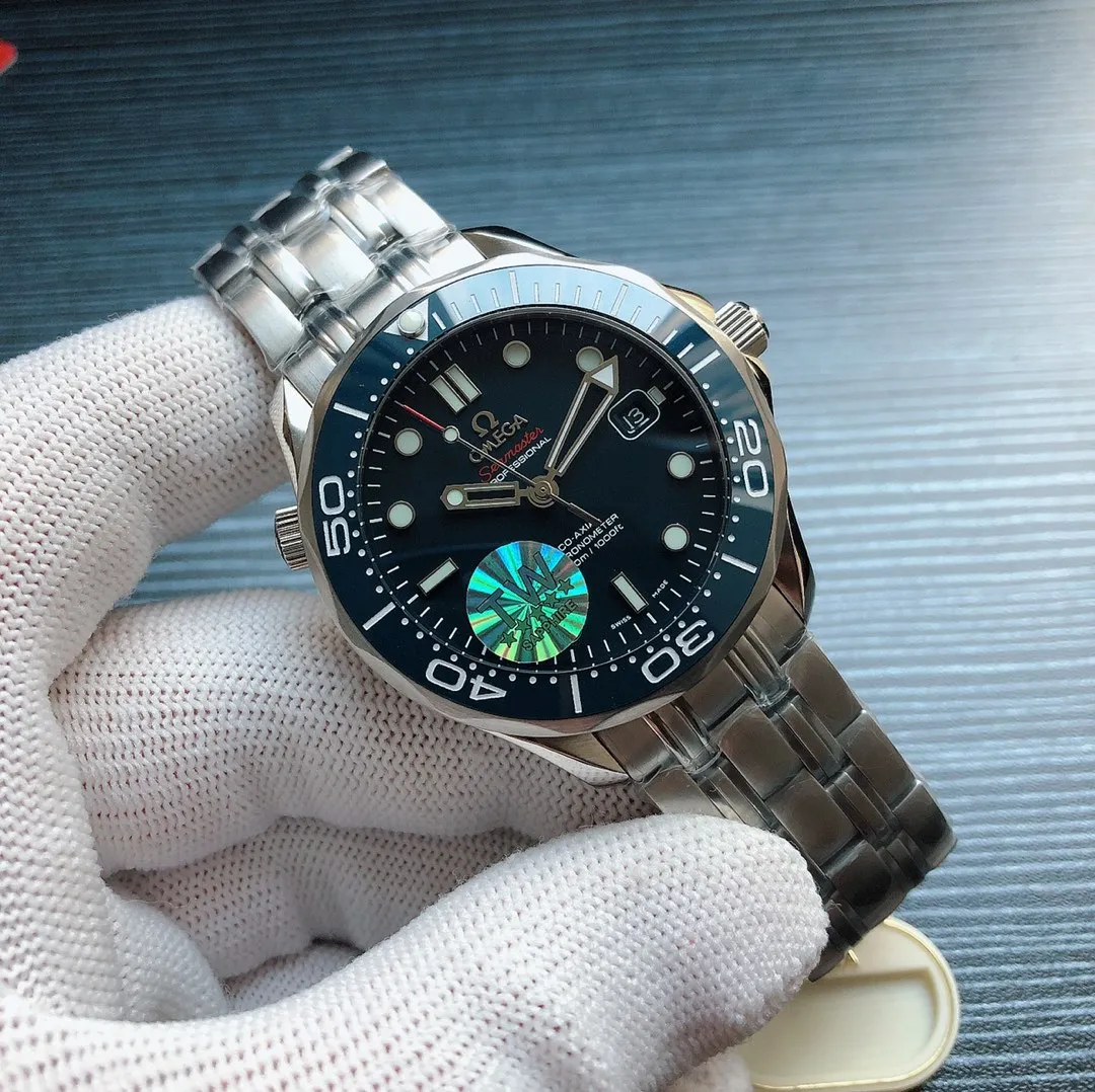 OMEGA OMEGA Seamaster 300 🎮T2 original mold opening, fine workmanship details, diameter 41mm, large factory case cover, case and strap 316L stainless steel CNC full processing, repeated modifications, striving for perfection, using imported curved sapphire mirror, blue coating consistent with genuine products. 🎮Factory quality is strictly QC, and each watch movement is tested to ensure that it reaches the observatory level certification. It is equipped with the new Citizen 8215 movement, 50 meters waterproof, essential packaging for delivery and travel, and a genuine leather Omega travel box. It can withstand comparison at the same level and is a must-have for entry-level watches! Produced by TW, it must be a high-quality product. We focus on your attention. There is a kind of pride called Made in China. 🎮 Sanjie exquisitely recommends men’s mechanical watches. SJ carefully creates super-real physical pictures for you.
