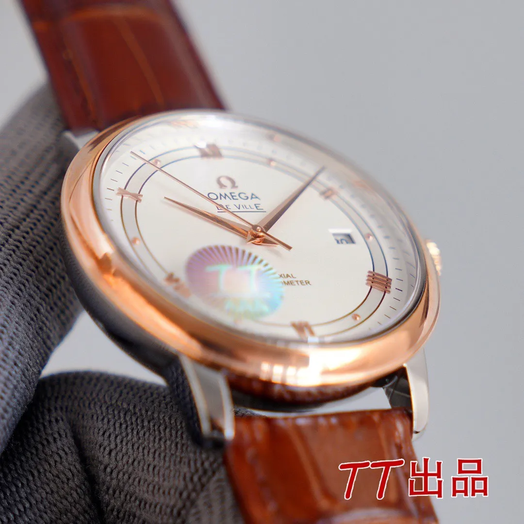 【High-end replica】💰1160! 【Customized all-in-one machine】💰1720! The first thing that comes to mind for the Omega De Ville series is its dignified, elegant, simple, simple, and unobtrusive appearance. Although simple, it is very delicate. The watches in this series are worn with a steady, cautious and steady character. Configuration parameters: Brand: Omega Series: Diefei series Movement: Imported Citizen 9015 all-in-one movement (upgraded version) Each movement undergoes strict QC calibration before shipment. Very strict, zero repairs. Design service life: 10 years. Case material: 316L stainless steel, CNC numerical control engraving, ultra-precision, waterproof depth 100 meters🏊‍♀🏊🏊 Lettering: The latest version of the disc flying track lettering, the word nails are butt welded and inlaid with the same process as the genuine ones (the first in the industry) Table diameter: 39.5*9.7mm (the only one on the market that is consistent with the genuine ones) Product grade: Super A Glass: Imported sapphire glass (0 difference in exposure and transparency compared with the original) Belt: Genuine American alligator leather strap (black/brown) Steel strap: 316L steel professionally polished by top masters /Gloss/Smoothness/Comfort/The same quality as genuine ones. Buttons: Original easy-to-tie pin buckles. Steel buckles: Original mold opening. Same craftsmanship. Same functions. "Manually extendable buckle"