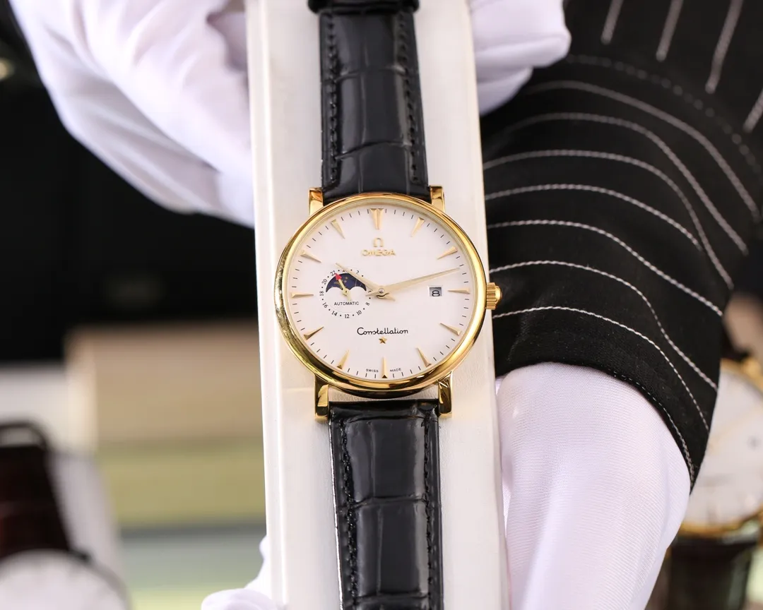 [Foreign trade import] 💰1200 Omega (top quality, outstanding debut) 🎉🎉9 stars [Type]: Fine men's watch (top) exquisite quality [Strap]: Genuine cowhide strap (durable) [Movement]: Top mechanical movement (stable) [Material]: Mineral super mirror (wear-resistant) Exquisite quality Generous style Excellent temperament Wisdom and exclusivity [Size]: 41mm in diameter and 12mm thick. Hot on the market! Welcome to reprint!