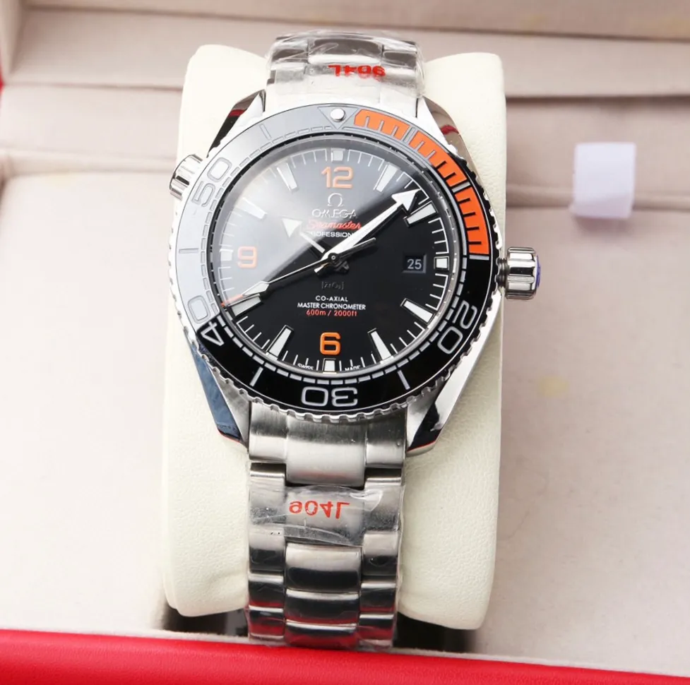 【High-end replica】💰1240! 【Customized all-in-one machine】💰1720! Omega-Seamaster 600m series! The new Omega Seamaster 600-meter diving watch is the most popular watch recently and its popularity is so high🔥🔥🔥 In terms of case workmanship, it has been upgraded to a higher level. The case is alternately brushed and polished, and the sides of the case are brushed to form a light and dark effect (the "twisted lugs" formed by the combination of brushing and polishing are a major feature of Omega), making it rich in texture. 💙We are committed to configuring tapes that are comparable to the workmanship of major manufacturers. The official website synchronizes the ice blue night light with super strong, special ceramic ring mouth, size 43MM, equipped with original Citizen new machine, creating a high-quality series with zero repair.