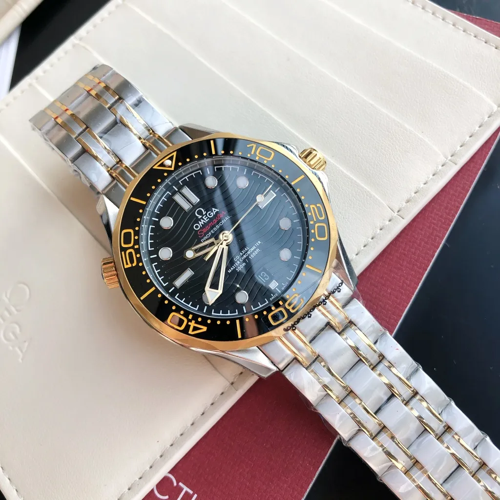 【High-end replica】💰1160! Omega Seamaster 2022 is the pinnacle of annual upgrades. The new Seamaster series 300-meter diving watch produced by GD has arrived. Feedback is coming! Always adhering to the practical value, there is no best, only better upgrade concept, bringing the entire series of Omega Seamaster watches with the new Citizen movement to the top again! [Movement] Equipped with 💯 brand new Japanese original Citizen 8215 automatic mechanical movement, original see-through design, 0️⃣repair, accurate running time, strong practicality [Case] Made of 316L stainless steel case, equipped with the only original ceramic one-way rotating chronograph ring in its class [Bracelet] 316 stainless steel five-bead bracelet, equipped with the only original push-pull adjustable clasp in its class. The steel belt model comes with an original woven cloth strap, buy one get one free, the best value in its class ⚠️Please look for GD exclusive details and quality