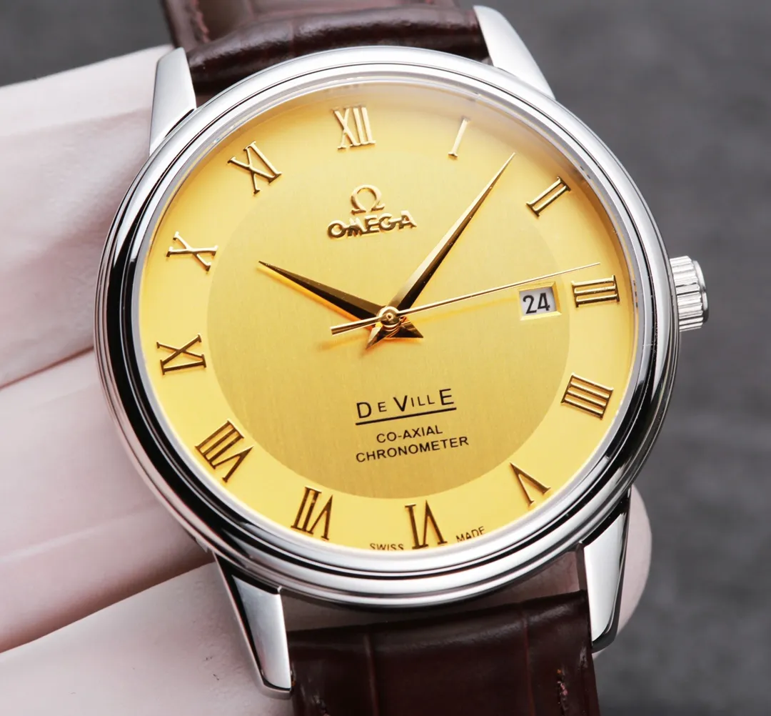 【High-end replica】💰1240! 【Customized all-in-one machine】💰1720! Omega De Ville Couple Series De VILLE Case: 316L stainless steel Strap: 316L stainless steel Glass: sapphire glass Movement: Original Citizen automatic machinery imported 9015 all-in-one movement, accurate, stable and durable Diameter: Male 39.5mm. (Focus on original new machines) Focus is an attitude, produced by JH!