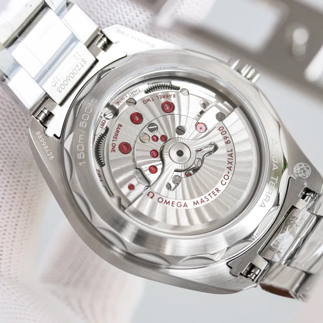 【Top Replica】💰Private chat! Omega Seamaster 150m Aqua Terra Observatory 41mm 1: Free choice of tape/steel tape. 2: Made of stainless steel, the horizontal “teak” dial is unique. 3: Screw-in embossed technology crown with new “cone-shaped” design, more convenient for debugging. 4: The sides are exquisitely brushed and polished, and the bottom cover has a new corrugated design. 5: Equipped with the new version of Omega 8900 movement, which is accurate and reliable! 6: Upper and lower sapphire coated with AR glass, capable of everything from land to ocean!