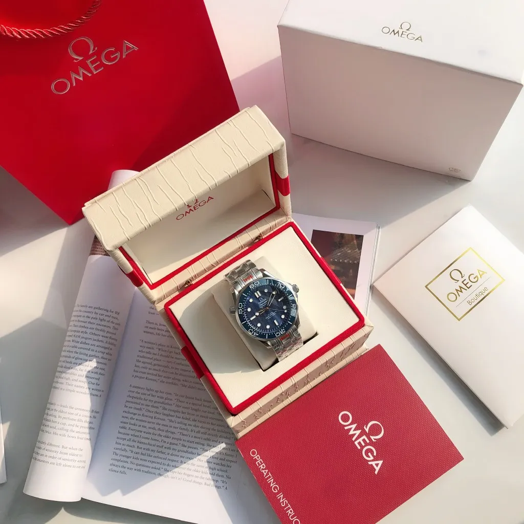 【High-end replica】💰1240! 【Customized all-in-one machine】💰1920! Omega Seamaster 007 and Commemorative Edition Seamaster series are being upgraded and upgraded🔥 The new Seamaster Commemorative Edition 007 series watches have arrived🎉According to official synchronization and in-depth analysis of the original details! Always adhering to the practical value, there is no best, only better upgrade concept, bringing the entire series of Omega Seamaster watches with the new Citizen movement to the top again! [Movement] Equipped with 💯 brand new imported 9015 all-in-one automatic mechanical movement, original see-through design, 0️⃣repair, accurate running time, strong practicality [Case] ​​Made of 316L fine steel case, equipped with the same level of original one-way rotating timing ring [Bracelet] 316 fine steel five-bead bracelet, solid material and stable texture. The actual picture is a customized all-in-one machine!