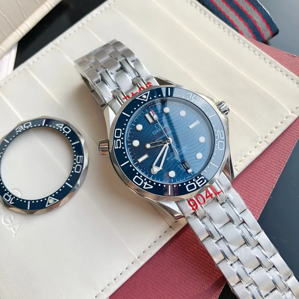 【High-end replica】💰1160! Omega Seamaster 2022 is the pinnacle of annual upgrades. The new Seamaster series 300-meter diving watch produced by GD has arrived. Feedback is coming! Always adhering to the practical value, there is no best, only better upgrade concept, bringing the entire series of Omega Seamaster watches with the new Citizen movement to the top again! [Movement] Equipped with 💯 brand new Japanese original Citizen 8215 automatic mechanical movement, original see-through design, 0️⃣repair, accurate running time, strong practicality [Case] Made of 316L stainless steel case, equipped with the only original ceramic one-way rotating chronograph ring in its class [Bracelet] 316 stainless steel five-bead bracelet, equipped with the only original push-pull adjustable clasp in its class. The steel belt model comes with an original woven cloth strap, buy one get one free, the best value in its class ⚠️Please look for GD exclusive details and quality