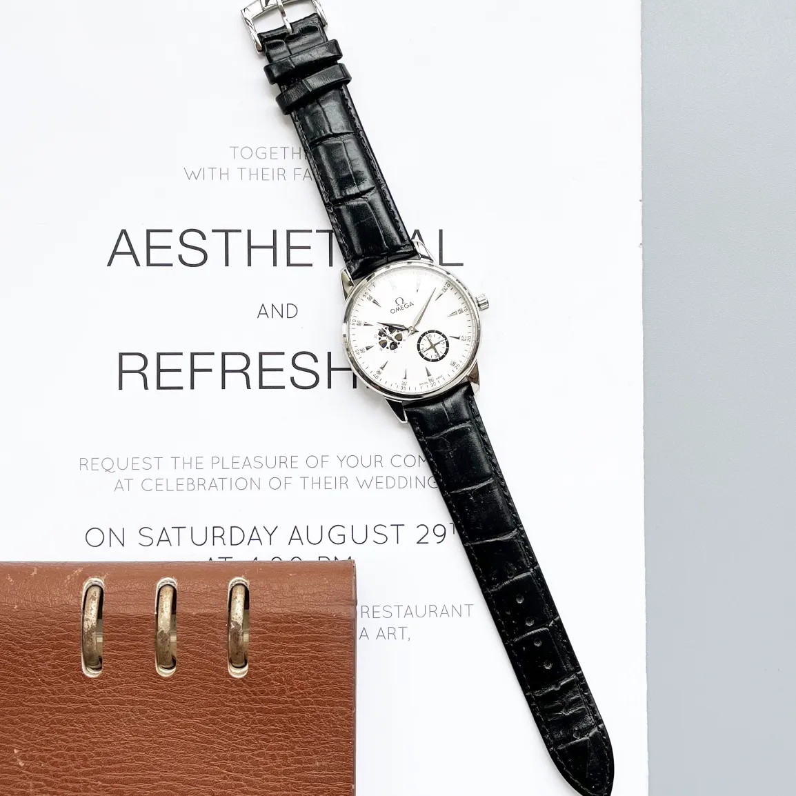 【High-end replica】💰1440! The OMEGA Butterfly series is a fine men's watch with four separate hands and a moon phase display. It is exquisite in craftsmanship, original, noble and gentlemanly. Using fully automatic imported 8217 mechanical movement, top-grade 316 stainless steel case, stainless steel strap/imported calfskin strap, sapphire mirror, size 40*12🍊Real shot🔰The quality is consistent!