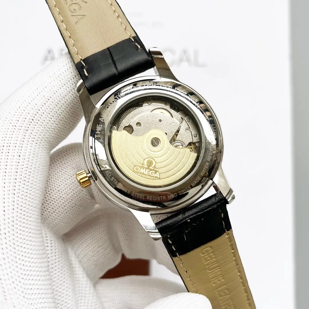 【High-end replica】💰1440! The OMEGA Butterfly series is a fine men's watch with four separate hands and a moon phase display. It is exquisite in craftsmanship, original, noble and gentlemanly. Using fully automatic imported 8217 mechanical movement, top-grade 316 stainless steel case, stainless steel strap/imported calfskin strap, sapphire mirror, size 40*12🍊Real shot🔰The quality is consistent!