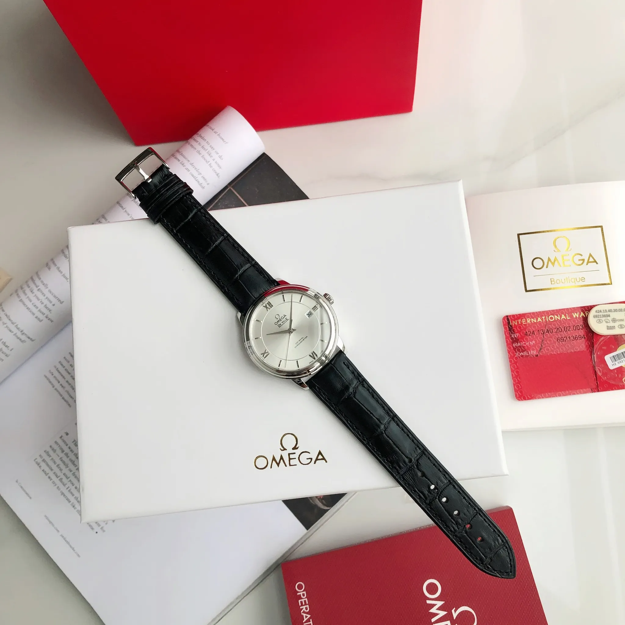 【High-end replica】💰1160! 【Customized all-in-one machine】💰1720! 2023 upgraded blockbuster model - Omega Butterfly De Ville series men's watch [Casual, simple and classic hot model] After the De Ville series was discontinued last year, the factory persisted in adhering to the concept of providing better prices and being more people-friendly. It spent nearly a year strictly controlling and selecting high-quality suppliers of various accessories. Thanks to the strong support of a replica factory, it has worked hard to create today's upgraded and high-quality products at the same price‼ ️ This upgrade uses the same-level lettering from a certain factory, corrects the original synchronous stretch clasp, and passes the factory damage test to ensure excellent quality [Movement] Equipped with zero repair 💯 Brand new Citizen 9015 all-in-one automatic mechanical movement, precise travel time and long-lasting, highly recognized by watch friends [Case] 316L stainless steel case, modified and beautiful body The bottom cover is embossed according to the original synchronized track text. The 39.5mm shell size adheres to the same original details. Curved dial. 100-meter depth waterproof. Scratch-resistant sapphire mirror. [Bracelet] Use 316L stainless steel bracelet with original folding stretch buckle of the same material or calfskin strap. This picture is a real shot of a customized all-in-one machine!