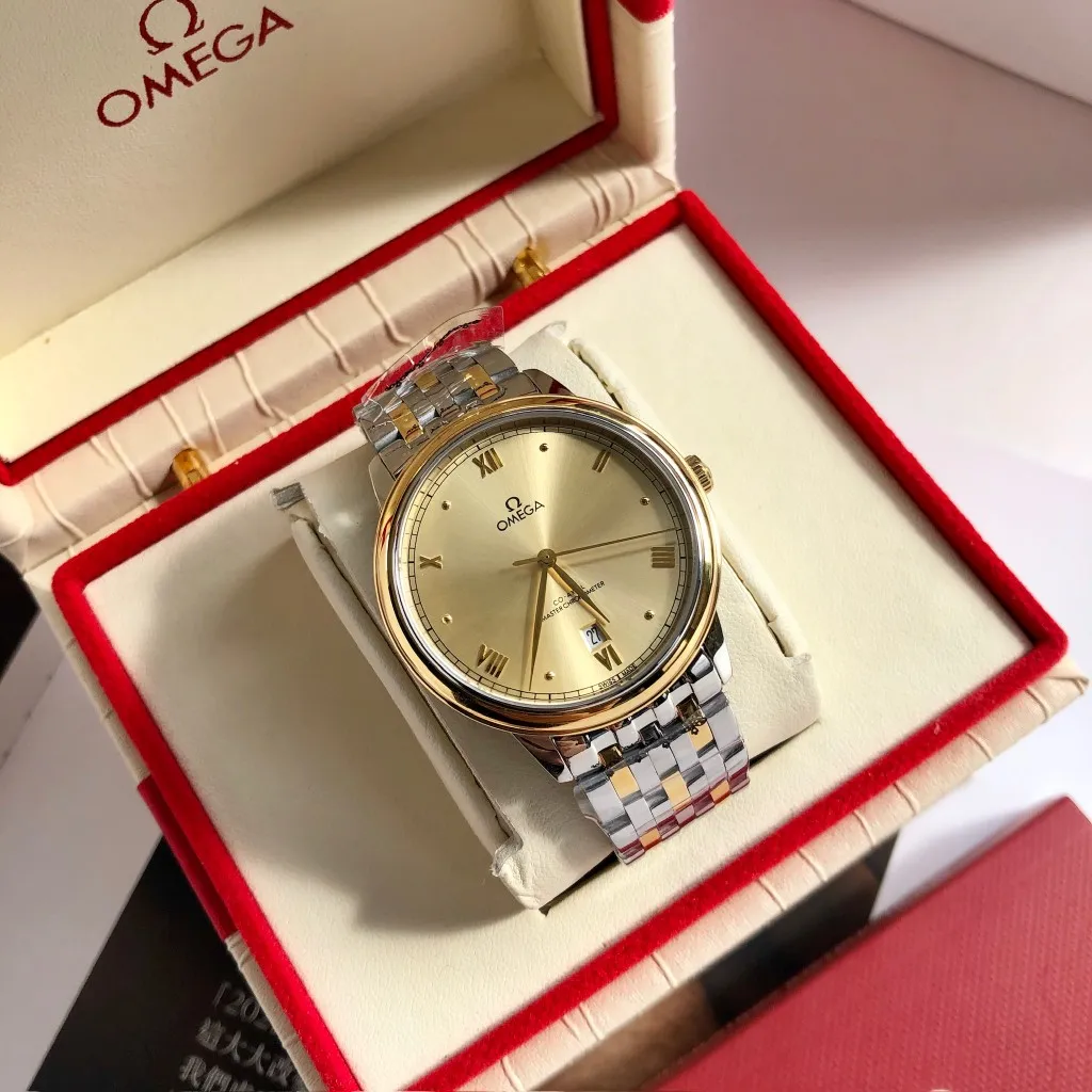 【High-end replica】💰1440! 【Customized all-in-one machine】💰1920! Omega De Ville's 2023 blockbuster new product - the third-generation De Ville series men's watch [casual, simple, classic and popular] the De Ville series once again refreshes its appearance and is consistent with the essence of the original. It is different from the second-generation De Ville updated in the same year. It adopts the same transparent bottom design as the original. On the basis of matching the imported Citizen movement, the original top is modified, which is perfect and as close to the genuine product as possible. [Movement] Equipped with the zero-repair 💯 brand-new Citizen 9015 all-in-one automatic mechanical movement, accurate travel time, long-lasting durability, and highly recognized by watch friends [Case] 316L stainless steel case, modified and beautiful body. The bottom cover is embossed according to the original synchronized track literal, 39.5mm shell size, adhering to the same original details. Curved dial, deep waterproof, scratch-resistant sapphire glass [Bracelet] Using 316L stainless steel bracelet Optional with original folding stretch clasp or calfskin strap of the same material