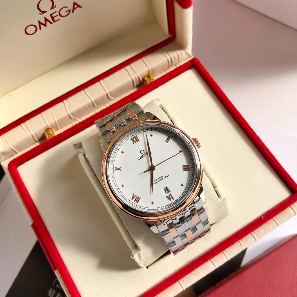 【High-end replica】💰1440! 【Customized all-in-one machine】💰1920! Omega De Ville's 2023 blockbuster new product - the third-generation De Ville series men's watch [casual, simple, classic and popular] the De Ville series once again refreshes its appearance and is consistent with the essence of the original. It is different from the second-generation De Ville updated in the same year. It adopts the same transparent bottom design as the original. On the basis of matching the imported Citizen movement, the original top is modified, which is perfect and as close to the genuine product as possible. [Movement] Equipped with the zero-repair 💯 brand-new Citizen 9015 all-in-one automatic mechanical movement, accurate travel time, long-lasting durability, and highly recognized by watch friends [Case] 316L stainless steel case, modified and beautiful body. The bottom cover is embossed according to the original synchronized track literal, 39.5mm shell size, adhering to the same original details. Curved dial, deep waterproof, scratch-resistant sapphire glass [Bracelet] Using 316L stainless steel bracelet Optional with original folding stretch clasp or calfskin strap of the same material