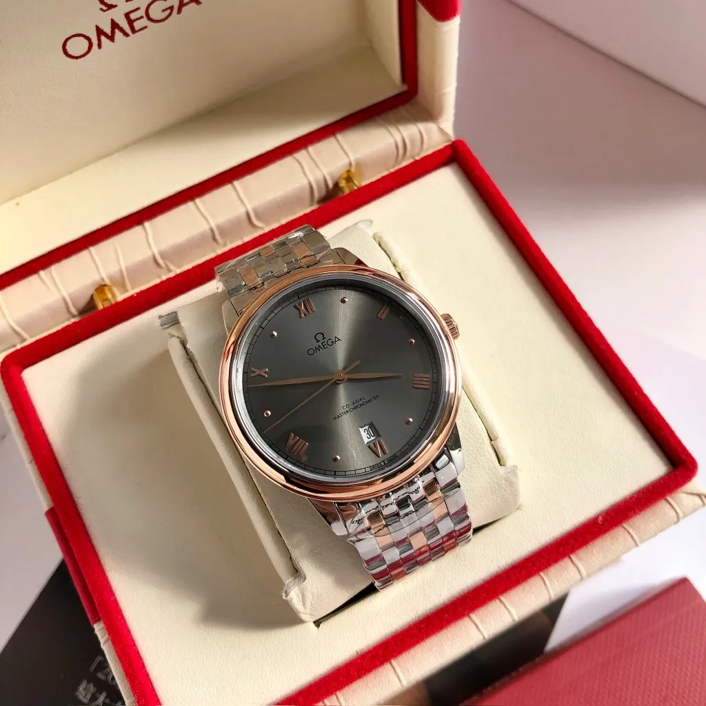 【High-end replica】💰1440! 【Customized all-in-one machine】💰1920! Omega De Ville's 2023 blockbuster new product - the third-generation De Ville series men's watch [casual, simple, classic and popular] the De Ville series once again refreshes its appearance and is consistent with the essence of the original. It is different from the second-generation De Ville updated in the same year. It adopts the same transparent bottom design as the original. On the basis of matching the imported Citizen movement, the original top is modified, which is perfect and as close to the genuine product as possible. [Movement] Equipped with the zero-repair 💯 brand-new Citizen 9015 all-in-one automatic mechanical movement, accurate travel time, long-lasting durability, and highly recognized by watch friends [Case] 316L stainless steel case, modified and beautiful body. The bottom cover is embossed according to the original synchronized track literal, 39.5mm shell size, adhering to the same original details. Curved dial, deep waterproof, scratch-resistant sapphire glass [Bracelet] Using 316L stainless steel bracelet Optional with original folding stretch clasp or calfskin strap of the same material