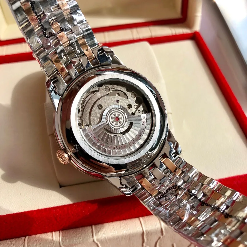 【High-end replica】💰1440! 【Customized all-in-one machine】💰1920! Omega De Ville's 2023 blockbuster new product - the third-generation De Ville series men's watch [casual, simple, classic and popular] the De Ville series once again refreshes its appearance and is consistent with the essence of the original. It is different from the second-generation De Ville updated in the same year. It adopts the same transparent bottom design as the original. On the basis of matching the imported Citizen movement, the original top is modified, which is perfect and as close to the genuine product as possible. [Movement] Equipped with the zero-repair 💯 brand-new Citizen 9015 all-in-one automatic mechanical movement, accurate travel time, long-lasting durability, and highly recognized by watch friends [Case] 316L stainless steel case, modified and beautiful body. The bottom cover is embossed according to the original synchronized track literal, 39.5mm shell size, adhering to the same original details. Curved dial, deep waterproof, scratch-resistant sapphire glass [Bracelet] Using 316L stainless steel bracelet Optional with original folding stretch clasp or calfskin strap of the same material