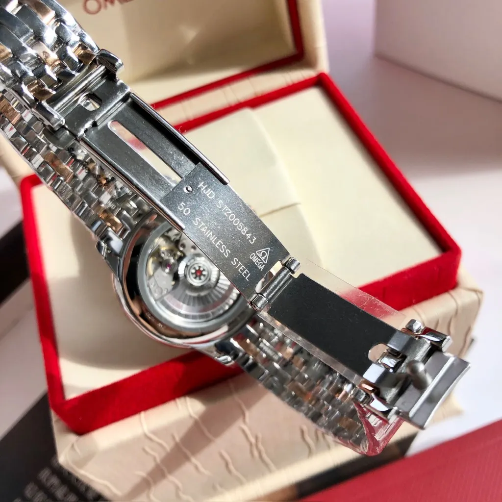 【High-end replica】💰1440! 【Customized all-in-one machine】💰1920! Omega De Ville's 2023 blockbuster new product - the third-generation De Ville series men's watch [casual, simple, classic and popular] the De Ville series once again refreshes its appearance and is consistent with the essence of the original. It is different from the second-generation De Ville updated in the same year. It adopts the same transparent bottom design as the original. On the basis of matching the imported Citizen movement, the original top is modified, which is perfect and as close to the genuine product as possible. [Movement] Equipped with the zero-repair 💯 brand-new Citizen 9015 all-in-one automatic mechanical movement, accurate travel time, long-lasting durability, and highly recognized by watch friends [Case] 316L stainless steel case, modified and beautiful body. The bottom cover is embossed according to the original synchronized track literal, 39.5mm shell size, adhering to the same original details. Curved dial, deep waterproof, scratch-resistant sapphire glass [Bracelet] Using 316L stainless steel bracelet Optional with original folding stretch clasp or calfskin strap of the same material