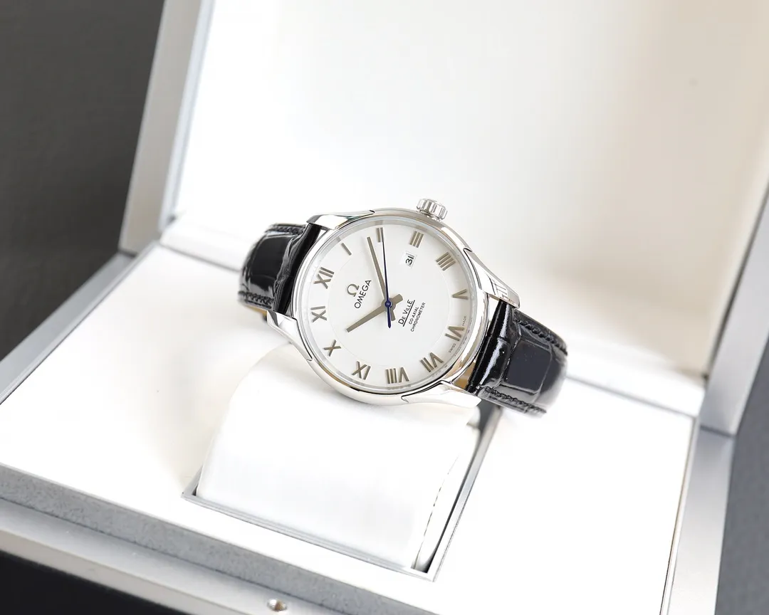 【High-end replica】💰1240! 【Customized all-in-one machine】💰1760! Omega De Ville series men's mechanical watch, a new upgraded version will arrive in 2023. The modified quality is exclusively customized with a special design of the 8500 movement splint. [Movement] Re-engraved and restored 8500 coaxial movement, with a see-through bottom showing the movement at a glance, perfectly presented. [Case] 316L stainless steel case, made with exclusive CNC technology, with arched wear-resistant super strong glass, clear text lines and well-proportioned checkering. Three degrees waterproof, watch diameter 41/11mm [Watch chain] Italian imported cowhide leather strap with original folding clasp or 316 stainless steel original clasp optional. The exclusive quality code is 83145368.