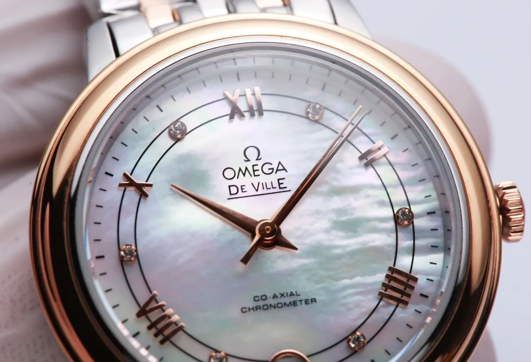 TW Taiwan factory 💰1900! Omega Butterfly Flying Saucer Series women's watch is produced in Taiwan factory: (This product has been strictly tested for waterproof pressure and is waterproof up to 200 meters🏊) ⚠️This model is shipped in the form of three codes in one. Returns and exchanges are all in three codes in one. Hope you understand!  Omega-OMEGA Deer Flying Butterfly Series Imported Swiss Quartz - Accurate Travel Time Swiss Quartz Women's Watch 316L Stainless Steel Perfect Texture Original Stretch Buckle (Same as Counter) Imported Double Sapphire Crystal Mirror (anti-scratch and wear-resistant) [Three Sizes in One] is the highest version on the market Women's size: 32.5mm thick 9mm (focus on original new machines) Focus is an attitude, produced by JH!