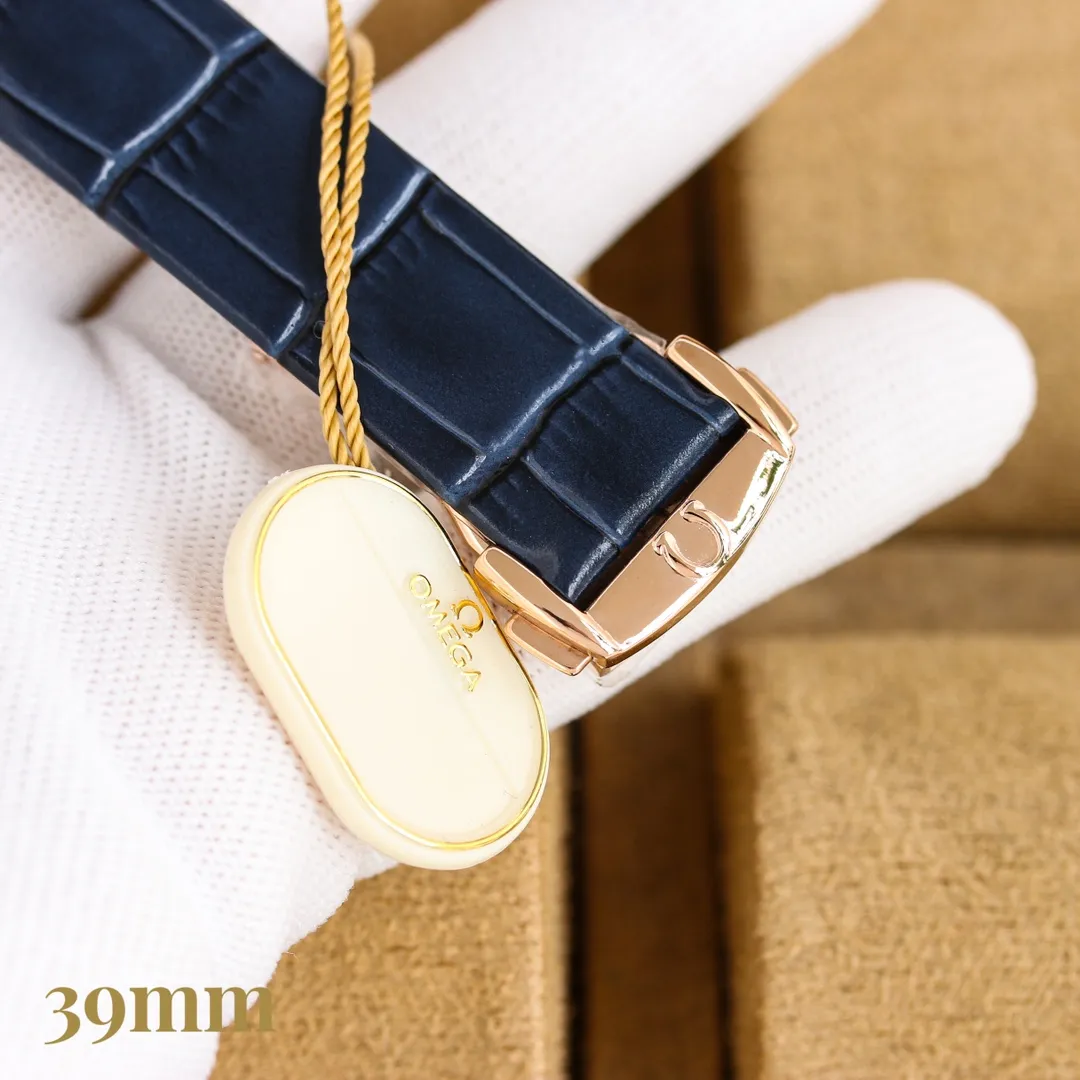 【Customized all-in-one machine】💰1720! Omega fifth generation constellation series! Brand new original size 39MM watch! Fully automatic imported Citizen mechanical movement, a hot-selling item in 2024‼ ️ [Movement] The original imported 9015 all-in-one movement, the see-through bottom movement can be seen at a glance, perfectly presented [Case] ​​316L stainless steel case, made by exclusive CNC technology, with arched double-dived sapphire mirror, clear text lines and well-proportioned checkered pattern, three-degree waterproof, watch diameter 39/11mm [Bracelet] Imported rubber tape from Italy with original folding clasp, please pay attention to the details