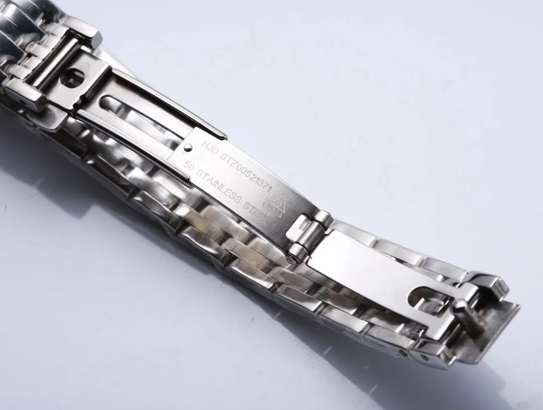 TW Taiwan factory 💰1900! Omega Butterfly Flying Saucer Series women's watch is produced in Taiwan factory: (This product has been strictly tested for waterproof pressure and is waterproof up to 200 meters🏊) ⚠️This model is shipped in the form of three codes in one. Returns and exchanges are all in three codes in one. Hope you understand!  Omega-OMEGA Deer Flying Butterfly Series Imported Swiss Quartz - Accurate Travel Time Swiss Quartz Women's Watch 316L Stainless Steel Perfect Texture Original Stretch Buckle (Same as Counter) Imported Double Sapphire Crystal Mirror (anti-scratch and wear-resistant) [Three Sizes in One] is the highest version on the market Women's size: 32.5mm thick 9mm (focus on original new machines) Focus is an attitude, produced by JH!