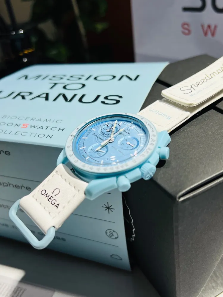 [Original order quality] 💰700! 【Purchasing quality】💰1040! Swatch OMEGAxSWATCH Omega x Swatch joint model BIOCERAMIC MOONSWATCH joint watch. There are 11 watches in this series, all named after planetary bodies. They are: Mission to the Sun (gold) Mission to Mercury (dark gray) Mission to Venus (pink) Mission to Earth (blue) Mission to the Moon (black) Mission to Mars (white) Mission to Jupiter (bronze) Mission to Saturn (beige) Mission to Uranus (light blue) Mission to Neptune (dark blue) Mission to Pluto (grey) Each one represents the characteristics of a different planet and uses its elements to decorate the dial, making people want to collect the entire series at once.  Swiss quartz machine, size 42mm. The Velcro strap is waterproof and easy to wear. It is worth buying. It can be collected and given as a gift. It has 11 colors and represents the 11 planets in the universe. The colors are bright and this summer accessory is a must-have!