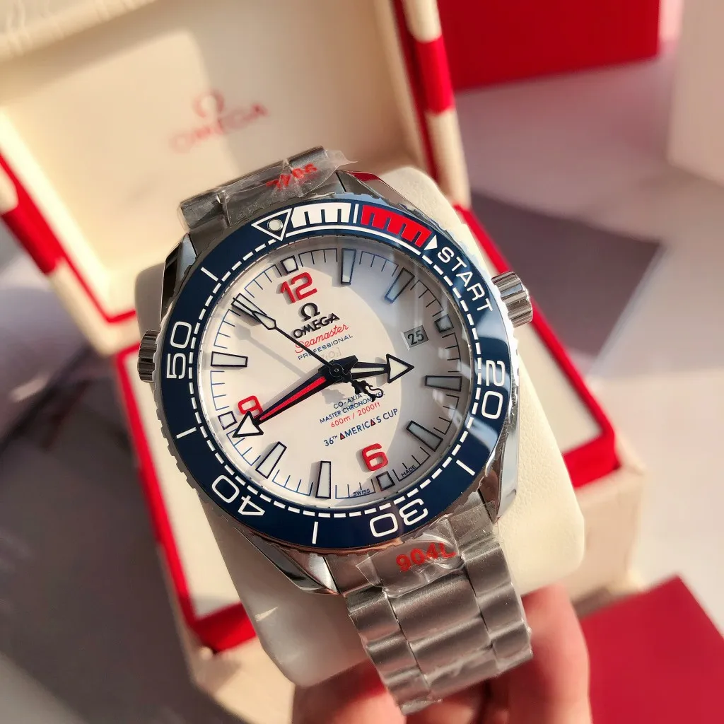 【High-end replica】💰1240! 【Customized all-in-one machine】💰1760! The 2023 new upgraded Omega Seamaster 600-meter diving watch rubber strap model has arrived in full color. The ceramic bezel is unique to the whole network. The internal repair is the Citizen 9015 all-in-one mechanical movement, and the external repair details are synchronized with the original ones. [Movement] Equipped with 💯 Brand new Japanese original Citizen 9015 automatic mechanical movement, original see-through design, corrected movement rotor, 0️⃣repair, accurate timing, strong practicality [Case] Made of 316L stainless steel, with gold plating in the exclusive vacuum furnace on the entire network, equipped with the only original ceramic one-way rotating chronograph ring in its class [Bracelet] The official synchronous rubber strap or 316 stainless steel five-bead bracelet of the Seamaster 600-meter diving watch is optional! This picture shows the quality of a customized all-in-one machine!