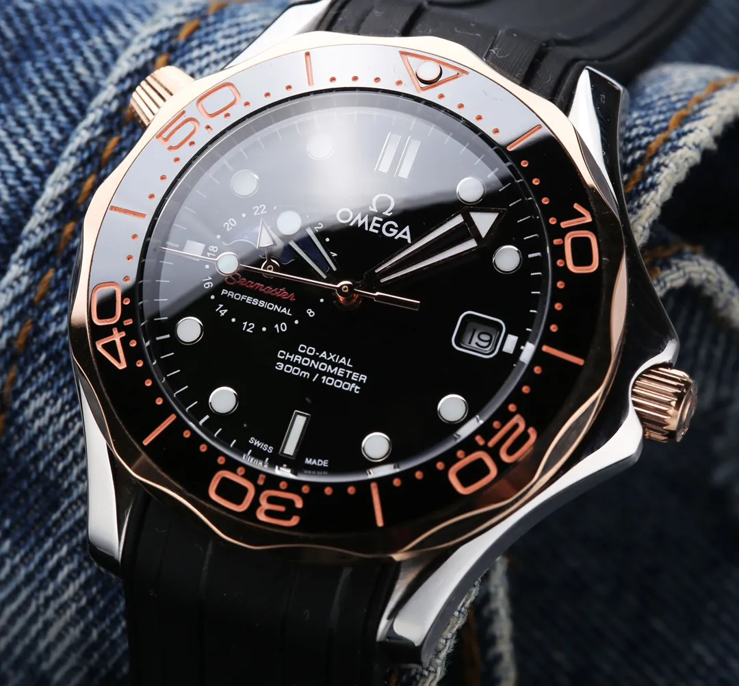 【High-end replica】💰1720! OMEGA’s latest launch is the Seamaster, super luminous, and 9-digit true moon phase. It adopts an imported fully automatic mechanical movement to achieve zero repairs, can store power for over 48 hours, and is waterproof to a depth of up to 50 meters. [Case]: 316 fine steel (high quality workmanship) [Strap]: Imported tape/top 316 fine steel [Movement]: Imported Citizen 8215 fully automatic mechanical movement (stable running time) [Glass]: Advanced strengthened coated mirror [Size]: Diameter 41mm, thickness 13mm