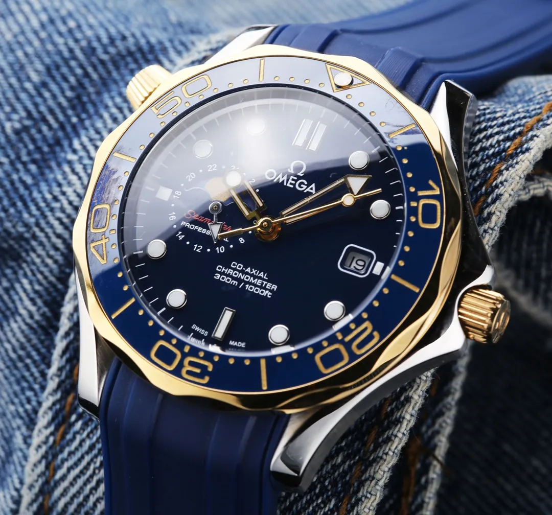 【High-end replica】💰1720! OMEGA’s latest launch is the Seamaster, super luminous, and 9-digit true moon phase. It adopts an imported fully automatic mechanical movement to achieve zero repairs, can store power for over 48 hours, and is waterproof to a depth of up to 50 meters. [Case]: 316 fine steel (high quality workmanship) [Strap]: Imported tape/top 316 fine steel [Movement]: Imported Citizen 8215 fully automatic mechanical movement (stable running time) [Glass]: Advanced strengthened coated mirror [Size]: Diameter 41mm, thickness 13mm