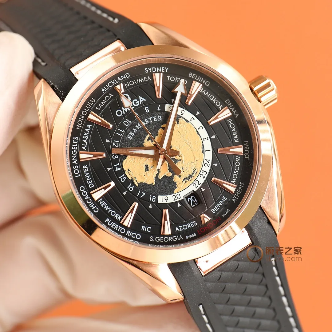 【Customized all-in-one machine】💰1720! The Omega Seamaster Aqua Terra world time watch has become popular all over the world since its launch! The new Aqua Terra world time watch launched this year continues the exquisite craftsmanship and exquisite details of the previous model, and incorporates more advanced watchmaking technology. For watch fans who are keen on watch design, every detail of this watch is made by a famous factory. It is made of Aqua Terra style stainless steel, polished and brushed. The blue rubber strap continues the consistent design style of the Aqua Terra series. Sales have always been leading - the 150-meter series - with the launch of a new single product - breaking through the theme again: [Classic hot model to create greater glory] Brand: Omega (distinguished quality) Return of the ultimate product) Hot model type: Fine men's watch (high quality) [Haima 150 series] 316 stainless steel strap: Material: Mineral super strong sapphire mirror (wear-resistant) embossed essence, vast and majestic, unique ingenuity, wrist treasure size: 40mm in diameter, 10mm thick, hot sale! Welcome to reprint🔥Top products, high quality products constantly🔥