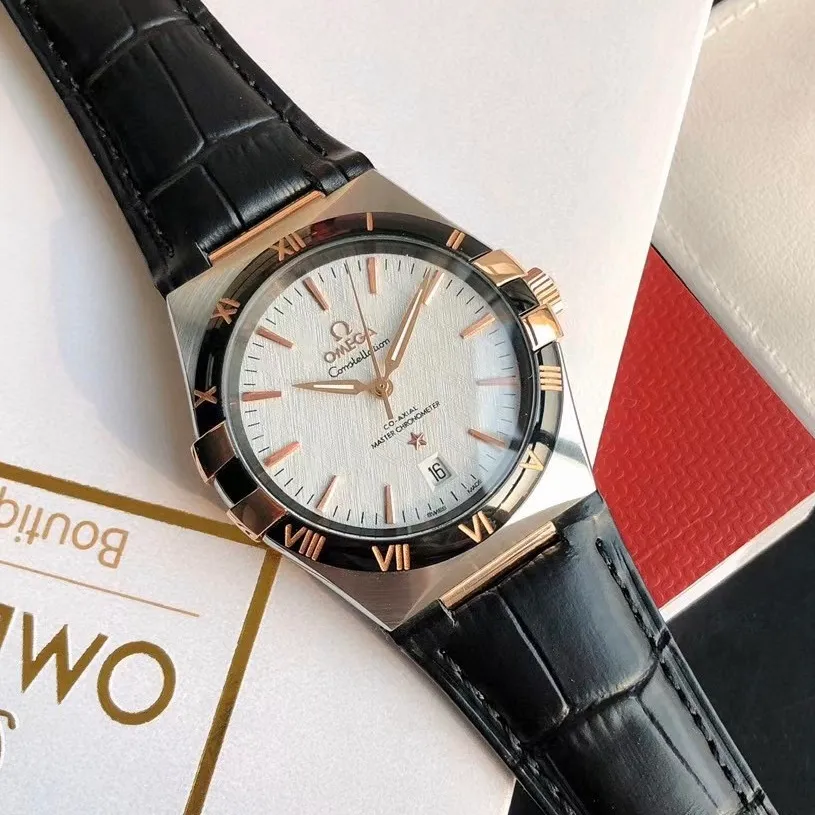 【High-end replica】💰1300! 【Customized all-in-one machine】💰1720! 2023 official new product - the fifth generation of Omega's "Constellation Gents" constellation series is on the market [color] After ten years of hard work, never give in! Another high-quality, ultra-affordable masterpiece that once again refreshes the "genuine appearance details, built-in brand new Citizen movement" [Movement] The entire network's exclusive replica of the Constellation series men's watch is equipped with the brand new Citizen 8215 automatic mechanical movement, exclusive corrected automatic hammer, the movement's kinetic energy is durable, accurate in travel time, ⭕️reworked [Case] 💯 Super waterproof, you can swim with confidence🚰 316L fine steel case, same material bracelet CNC cutting process, perfect shell shape and connection, vintage craftsmanship, the thinnest workmanship of the same level of movement [Details] The words are synchronized with the original strips, the texture is delicate, the disk surface is simple and elegant, the ring edge is hand-decorated and electroplated in a vacuum furnace, the color is uniform and bright, the original same color is complete, the strap is made of Italian calfskin with the original folding clasp