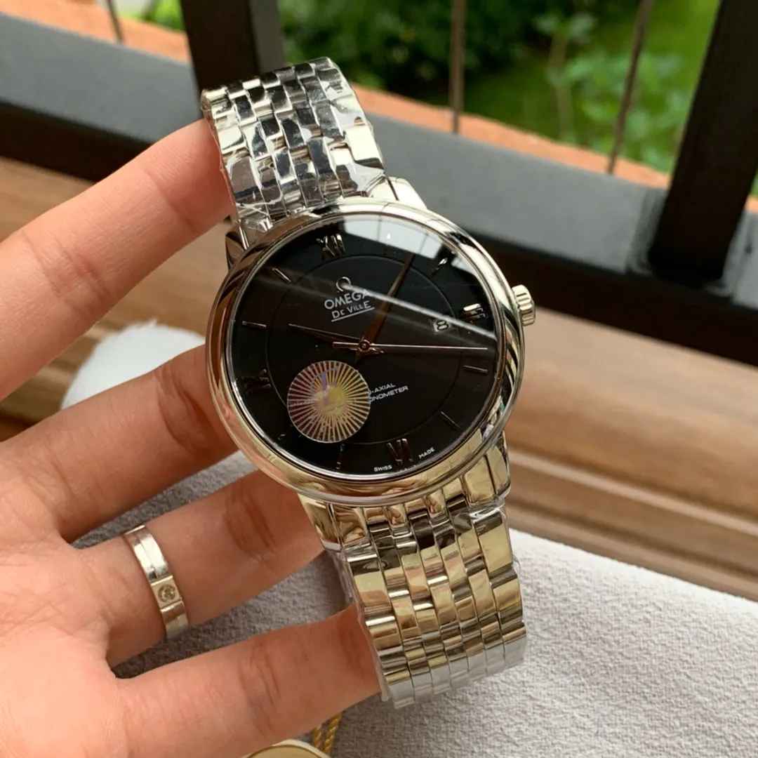【High-end replica】💰1840! Omega has overcome many difficulties to create a perfect De Ville that is durable for 10 years. Every detail is comparable to the original. Accessories are completely interchangeable with the original. It has always used the mode of buying molds to make perfect replicas. It has the exclusive automatic retractable original buckle that is consistent with the original. De Ville is a witness to the comprehensive strength of Factory F🏅️🏅️ Shocking launch🎈🎈The launch is the biggest benefit to thousands of watch lovers🎈🎈 When it comes to the Omega De Ville series, the first thing that comes to mind is its dignified, elegant, simple, simple and unobtrusive appearance. Although simple, it is very delicate. The watches in this series are worn with a steady, cautious and prudent character. Configuration parameters: Brand: Omega Series: Die Fei series Movement: Citizen 8215 new machine imported from Japan Case material: 316L fine steel CNC engraving Ultra-precision Waterproof depth 100 meters🏊‍♀️🏊🏊 Literal: The latest version of the De Ville orbit literal, the word nails are butt welded and inlaid with the same process as genuine products (the first in the industry) Table diameter: 39.5*9.7mm (the only one on the market that is consistent with the genuine product) Product grade: Super A Glass: Imported sapphire glass (0 difference in exposure and transparency with the original) Belt: Genuine American alligator leather strap (black/brown): 316L steel professionally polished by top masters/gloss/smoothness/comfort/the same quality as genuine buckles: original easy-strap pin buckle Steel buckle: original mold opening Same technology, same functions "Self-retractable" Bottom cover: Brushed process ➕The fineness of the embossed LOGO can be enlarged and refined.