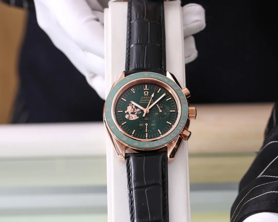 【Foreign Trade Import】💰1720! Omega (top quality, outstanding debut) 🎉🎉 [Type]: Boutique men's watch (top grade) exquisite [Strap]: 316L stainless steel strap (durable) [Movement]: Imported VK quartz movement (precise) [Material]: Mineral super strong mirror (wear-resistant) Exquisite quality Generous style Excellent temperament Wisdom and exclusivity [Size]: 42mm diameter, 12mm thick, hot sale on the market! Welcome to reprint!