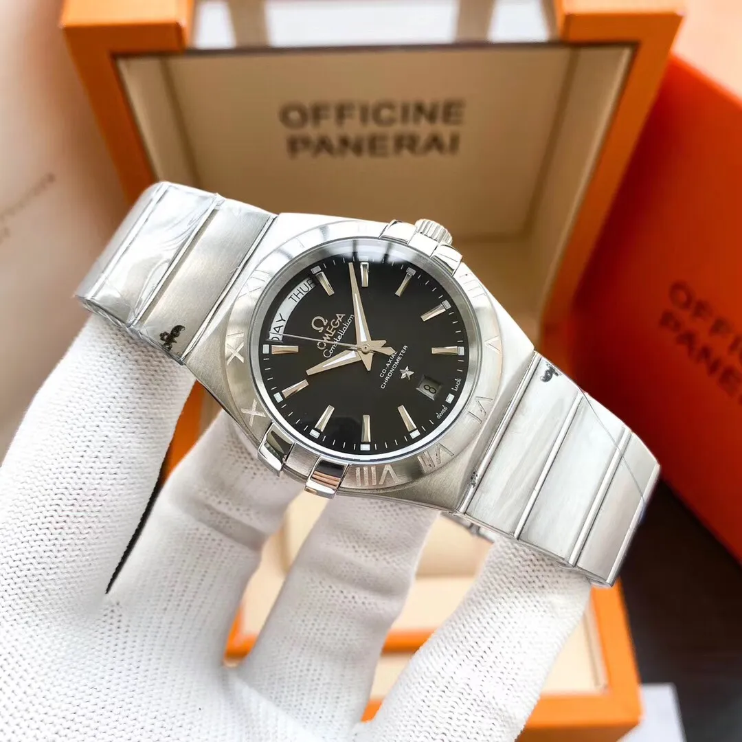 【Foreign trade import】💰1280! Omega -Omega)‼ ️Constellation series automatic mechanical men's watch with a diameter of 38mm. The week calendar watch is equipped with a new customized imported fully automatic movement with a day calendar display and instant jump function. The calendar window and day window are located at 6 o'clock and 12 o'clock respectively. The frosted case of the watch has polished claws, and the Roman numeral hour markers on the frosted bezel are inlaid with brilliant-cut diamonds, which are dazzling. Top-quality products are constantly produced🔥