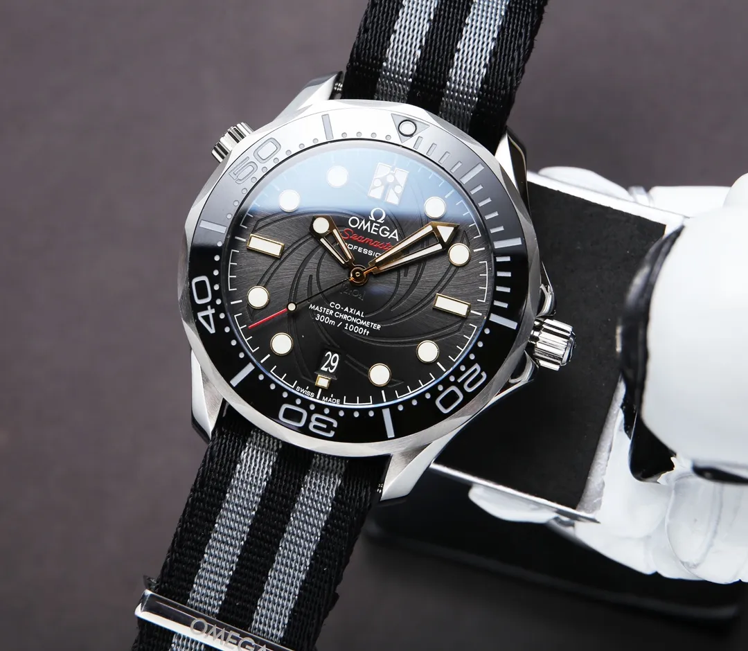 【High-end replica】💰1720! 2022 new product, Omega Seamaster 300M series green dial, currently the latest on the market, based on the TW factory, the bezel and other details have been further revised to create the ultimate version, size 41x14.5mm, 8500 black balance automatic mechanical movement, 316 stainless steel case bracelet, ceramic bezel, sapphire mirror, super sapphire blue luminous ding, folding buckle, waterproof greater than 100 meters⚠️Please look for exclusive quality (Focus on original new machines) Focus is an attitude, produced by JH!