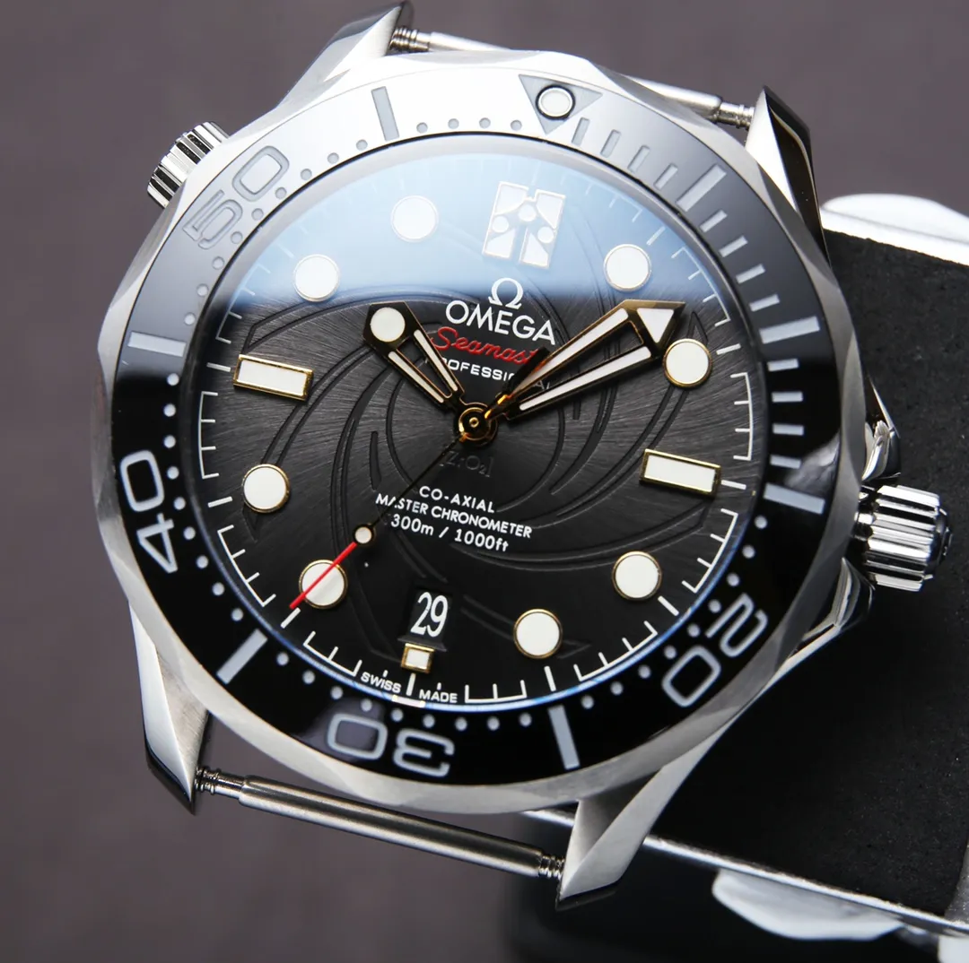 【High-end replica】💰1720! 2022 new product, Omega Seamaster 300M series green dial, currently the latest on the market, based on the TW factory, the bezel and other details have been further revised to create the ultimate version, size 41x14.5mm, 8500 black balance automatic mechanical movement, 316 stainless steel case bracelet, ceramic bezel, sapphire mirror, super sapphire blue luminous ding, folding buckle, waterproof greater than 100 meters⚠️Please look for exclusive quality (Focus on original new machines) Focus is an attitude, produced by JH!