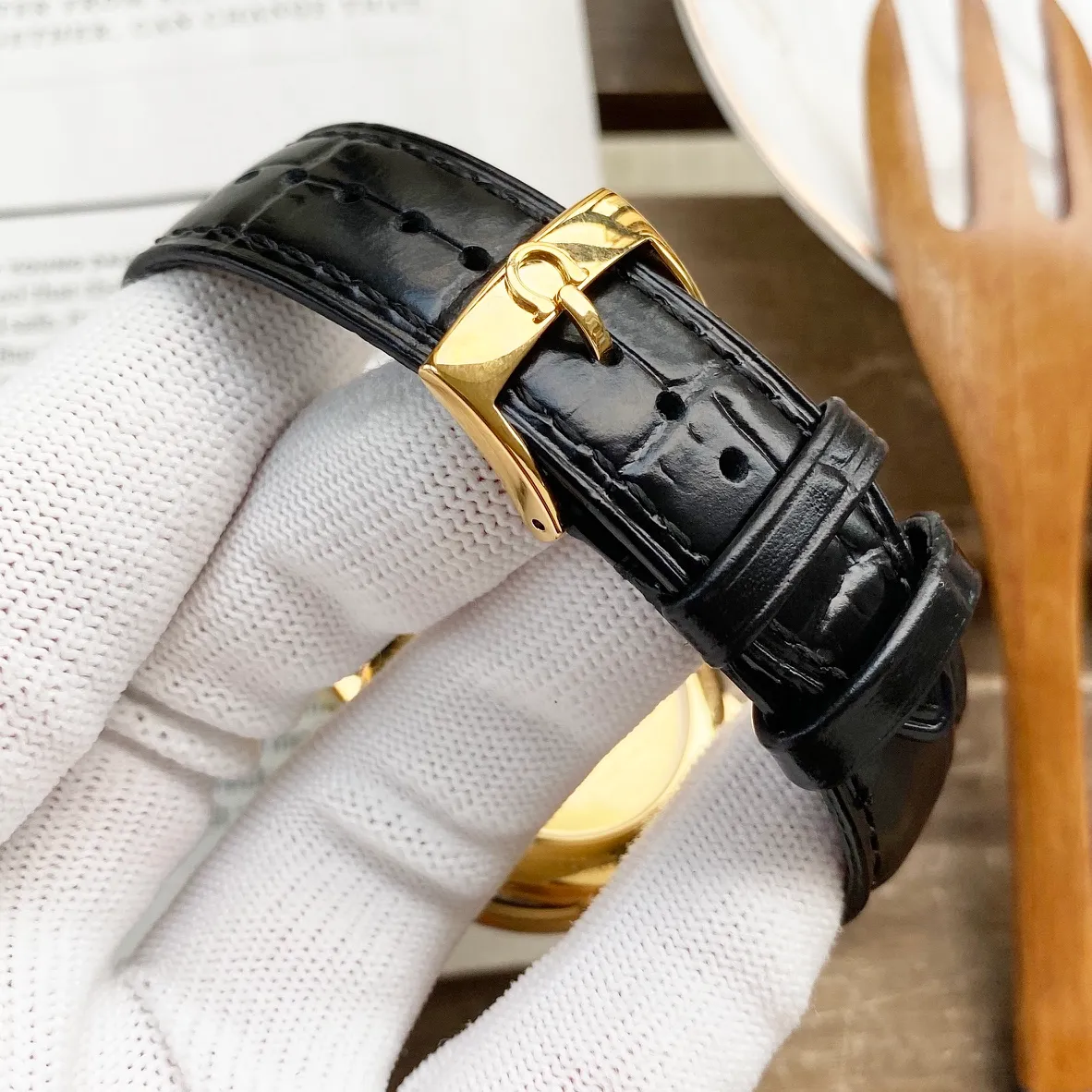 【Top replica】💰3300! The 2022 Omega Diefei series men's watches are coming [Heyha][Heyha], with unique 9⃣️ digits for the day and 🈷️ star function, 4⃣️ digits for independent small seconds, equipped with the original imported cal.8219 fully automatic mechanical movement, zero-repair and accurate travel time, made of 316 top-grade pure stainless steel, and cut-resistant sapphire glass mirror! Imported Italian 🇮🇹 cowhide, deeply waterproof 🏊40mm in diameter. Stylish and elegant, absolutely exquisite, [strong] Wearing it will add a noble temperament invisibly. It is the first choice for successful people and is worth owning. [Celebrate][Celebrate] Welcome to buy [Turn around][Turn around]
