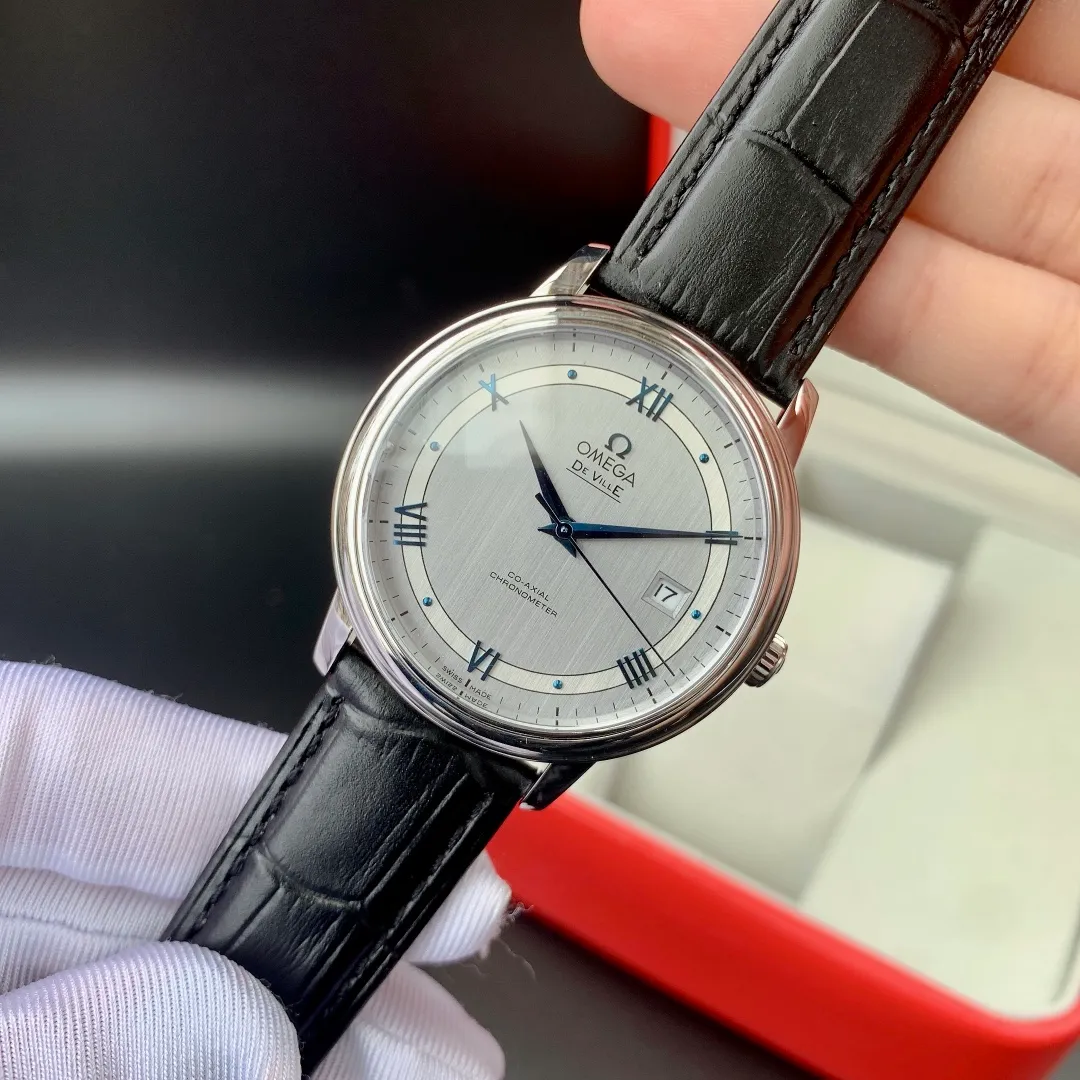 【High-end replica】💰1160! 【Customized all-in-one machine】💰1640! Omega's new arrival🔥🔥As a star hot-selling product✨✨basic model, the Diefei series⌚️⌚️ is favored by consumers with its classic and elegant design, and it is also the first choice for business! Reasons for recommendation: [Design]: This is the basic model of the Diefei series. It has an all-stainless steel case with the same brushed dial. The three hands are matched with the classic design of the 3⃣️ dot calendar window. The bottom cover is also engraved with the "God of Time" (a super primitive god from ancient Greek mythology, interpreting Omega's unique romantic meaning of time). A variety of dial elements are optional, and the steel skin is perfectly replaced. The simple atmosphere is suitable for different occasions, and the overall style is more youthful and energetic! [Configuration]: It adopts the imported Citizen 8215🇯🇵/9015 all-in-one movement, which has zero faults and more accurate travel time. The sapphire glass mirror is scratch-resistant and wear-resistant, the crown is polished to a perfect arc, and the brand logo "Ω" is clearly visible. [Size]: 39.5mmx11mm The overall appearance is elegant and gorgeous. Its style is suitable for formal wear, simplicity, fashion, literature and art, leisure, etc. It is the best choice for daily commuting and business negotiations! Welcome to order, make sure the quality🥂Worry-free after-sales🌹🌹