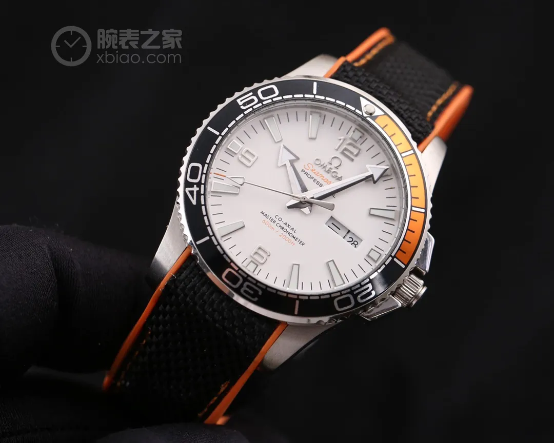 【Foreign trade import】💰1160! Omega (excellent quality and exquisite work) is the most simple and chic - the most attractive watch [Type]: Exquisite men's watch (more excellent) Best design - [Strap]: Imported rubber/316L stainless steel strap (more comfortable and durable) 👍👍 [Movement]: Top mechanical movement (stable) [Material]: Mineral super strong mirror (more wear-resistant) Real man's wise style, strong three-dimensional sense, special design, return with honor Size: diameter 41mm, thickness 12mm Smart launch! Welcome to reprint! 🔺🔺🔺 [Exclusive product • Superb quality] 🔺🔺🔺 🔺🔺🔺 [More products • Stay tuned] 🔺🔺🔺