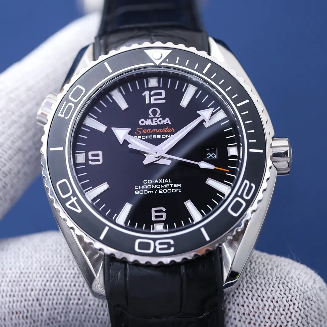 【Top replica】💰2900! Omega Planet Ocean 600 meters, the entire series of watches once again reaches the top! Five codes in one, warranty card, diamond card, observatory certification card, hang tag, etc. Exclusive number 87895505, exclusive quality, exclusive packaging. In 2022, the official highly recommended Seamaster series 600-meter diving watch has exclusive quality on the entire network [Model] 215.32.44.21.01.001 [Movement] Equipped with 8900/8906 automatic mechanical movement, original see-through design, revised movement, accurate running time, strong practicality, 100% waterproof [Glass] With arched wear-resistant glass, diameter 43.5mm, thickness 15.5mm [Case] Made of 316L fine steel case, post-processed and polished, equipped with the only original one-way rotating chronograph ring with a ceramic ring in its class [Watch strap] Belt/tape/steel strap, buckle steel strap 316L fine steel brushed and polished, Italian imported cowhide with imported frog glue, steel strap with same-level original Omega stretch buckle, fine-adjustable buckle, best value for the same level, please certify the exclusive details, the exclusive quality code is 87895505 genuine copy-Reprint. Welcome to reprint!