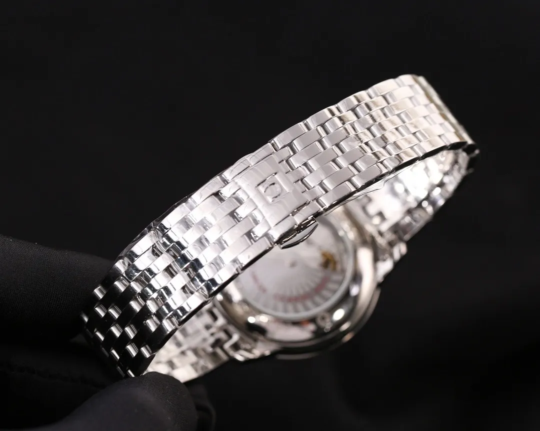 【Foreign trade import】💰1180! Omega (excellent and wise work) simple design 🔥Type: Exquisite men's watch (more excellent) Best design 🔥Strap: Genuine leather strap (more comfortable) for real men to wear 🔥Movement: super top mechanical movement (more stable) 🔥Material: mineral super strong mirror (more wear-resistant) Smart style, strong sense of thickness, special design, return with honor Size: diameter 41mm, thickness 12mm Smart launch! Welcome to reprint!