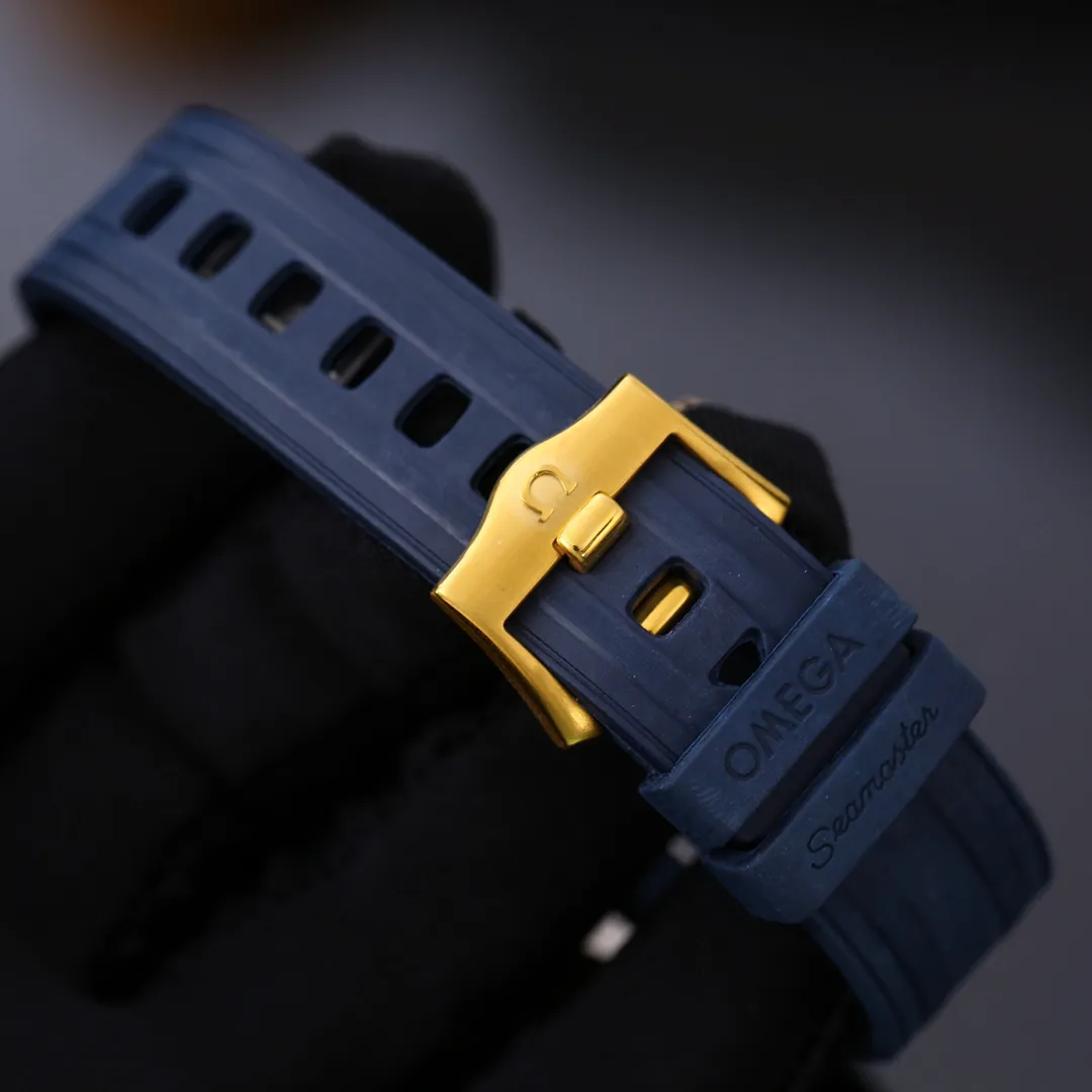 Omega (excellent quality and exquisite work) is the most simple and chic - the most attractive watch [Type]: Exquisite men's watch (more excellent) Best design - [Strap]: Imported rubber/316L stainless steel strap (more comfortable and durable) 👍👍 [Movement]: Japanese mechanical movement (stable) imported Citizen [Material]: Sapphire double crystal mirror (more wear-resistant) True man's wise style, strong three-dimensional sense, special design, return with great reputation Size: 43mm in diameter, 12mm thick, smart launch! Welcome to reprint! 🔺🔺🔺 [Exclusive product • Superb quality] 🔺🔺🔺 🔺🔺🔺 [More products • Stay tuned] 🔺🔺🔺