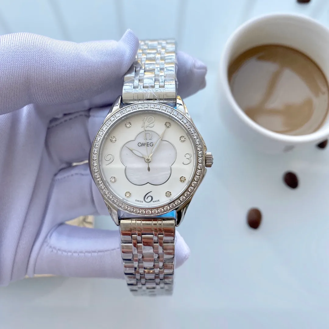 【Foreign trade import】💰960! OMEGA 🌸🌸🌸Simple and elegant women's model, imported quartz movement, sapphire glass mirror, 316L stainless steel case, 28mm in diameter and 8mm thick 💗This watch is very popular among women. On different occasions💒it reflects their unique personality and charming style! Welcome to reprint!