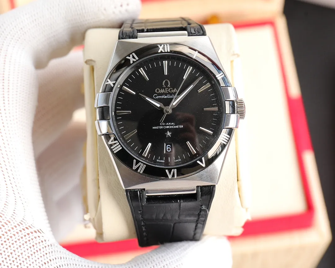 【High-end replica】💰1440! 【Customized all-in-one machine】💰1920! The fifth generation of OMEGA’s “Constellation Gents’” Constellation series still continues the classic star emblem and bezel claw elements, showing an elegant gentleman’s style. Size 39mm, equipped with 8900 fully automatic mechanical movement, sapphire mirror, made of German 316L stainless steel, top craftsmanship, original 1:1 replica and exclusive product! 🔥Top quality products with constant quality🔥