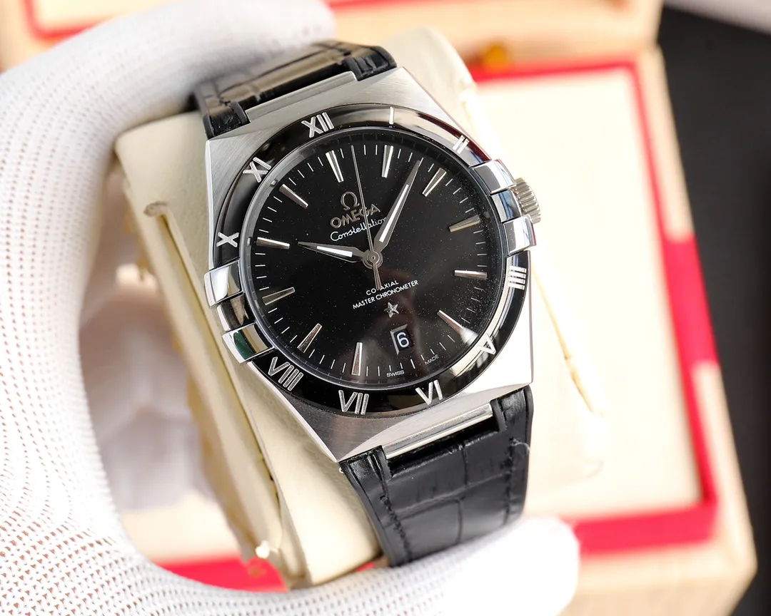 【High-end replica】💰1440! 【Customized all-in-one machine】💰1920! The fifth generation of OMEGA’s “Constellation Gents’” Constellation series still continues the classic star emblem and bezel claw elements, showing an elegant gentleman’s style. Size 39mm, equipped with 8900 fully automatic mechanical movement, sapphire mirror, made of German 316L stainless steel, top craftsmanship, original 1:1 replica and exclusive product! 🔥Top quality products with constant quality🔥